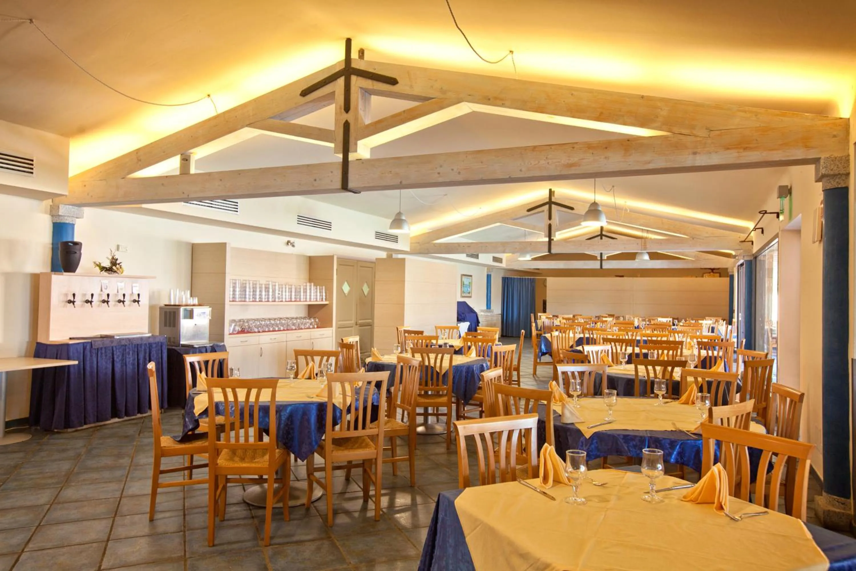 Restaurant/places to eat in Hotel Baja Bianca