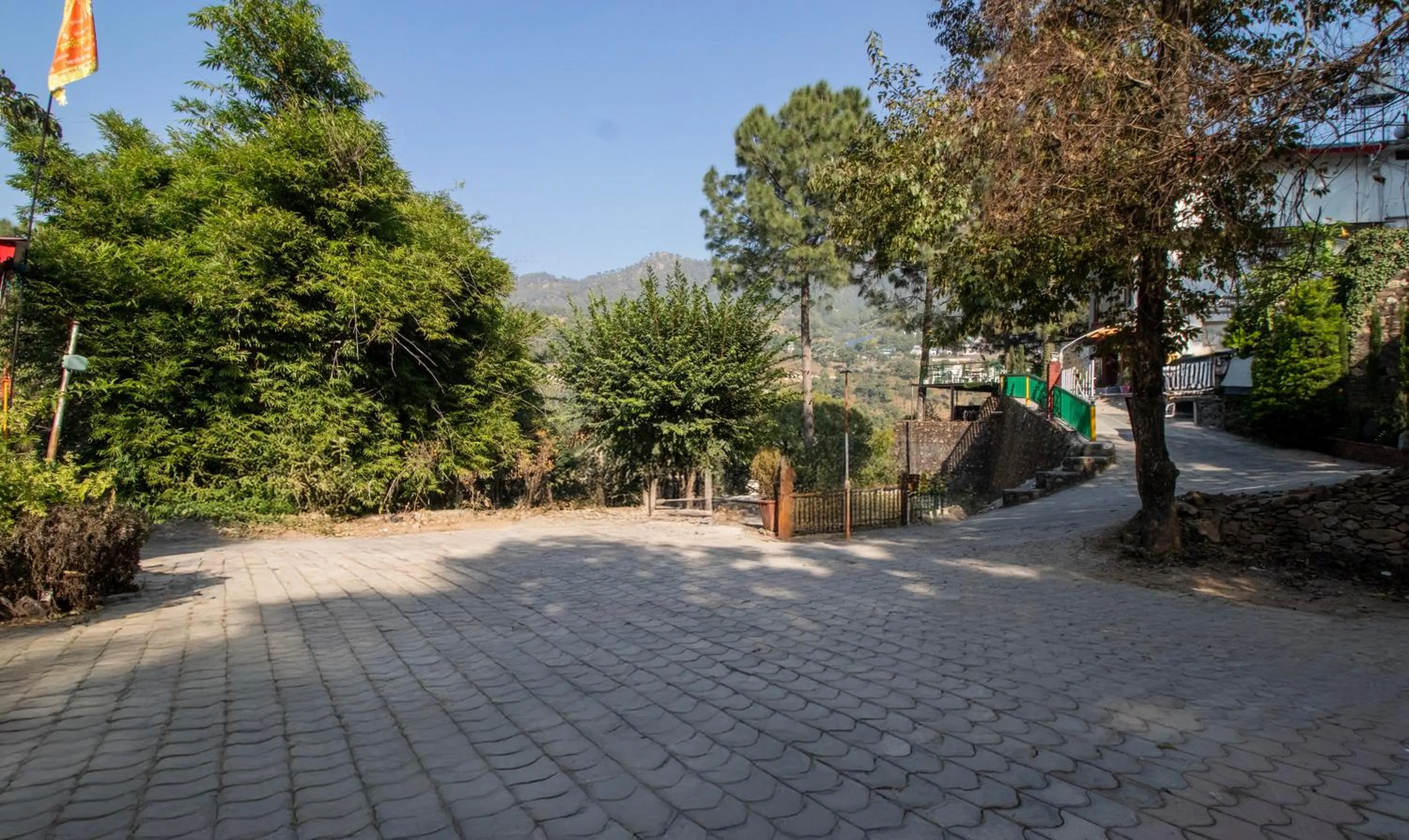 Parking in Treebo Vista Lago With Lake View