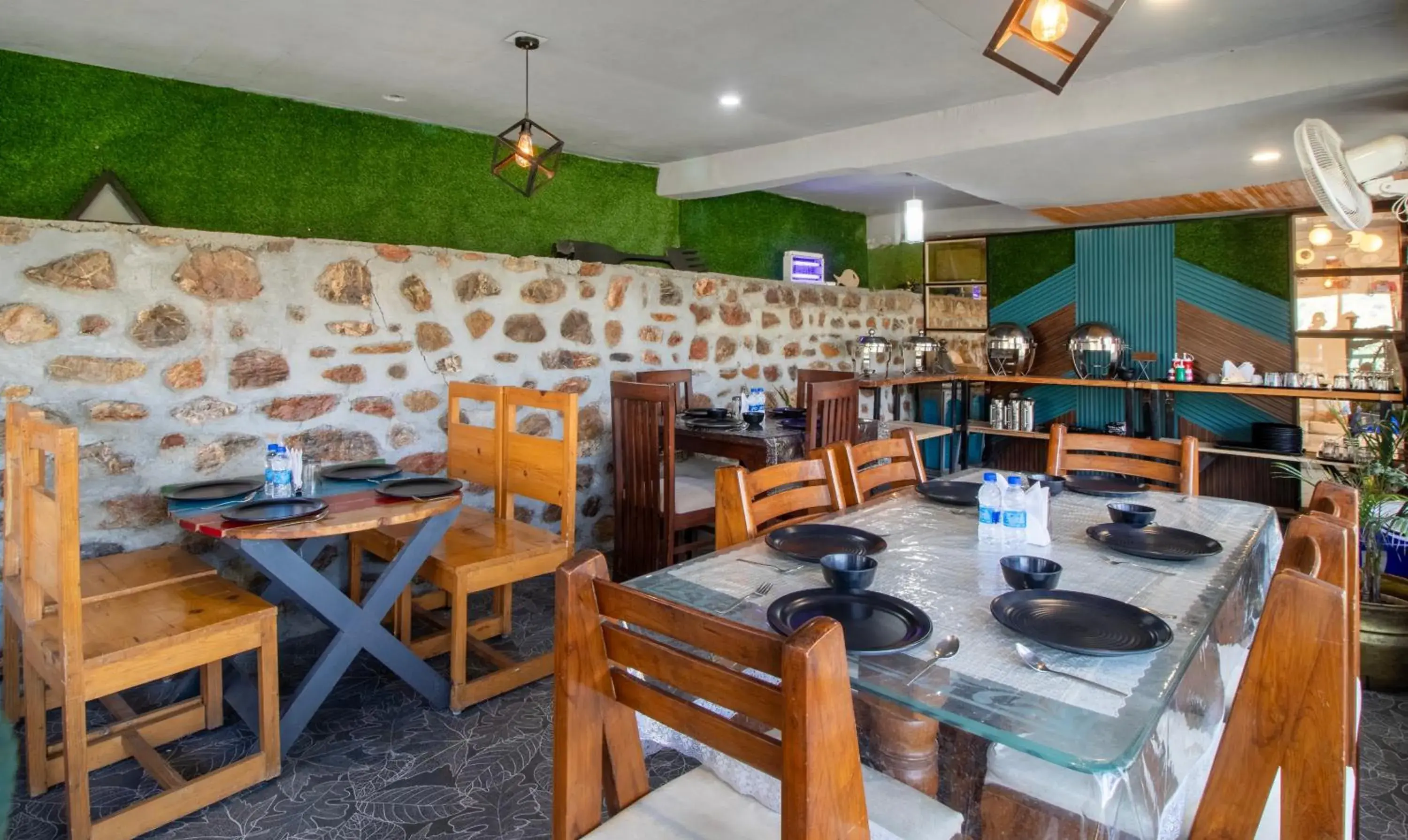 Restaurant/places to eat in Treebo Vista Lago With Lake View Restaurant/places to eat in Treebo Vista Lago With Lake View