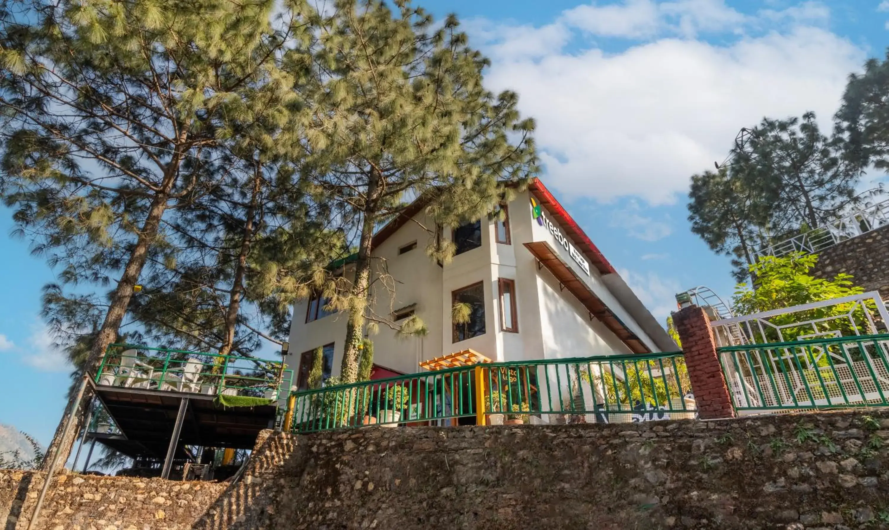 Property building in Treebo Vista Lago With Lake View Property building in Treebo Vista Lago With Lake View