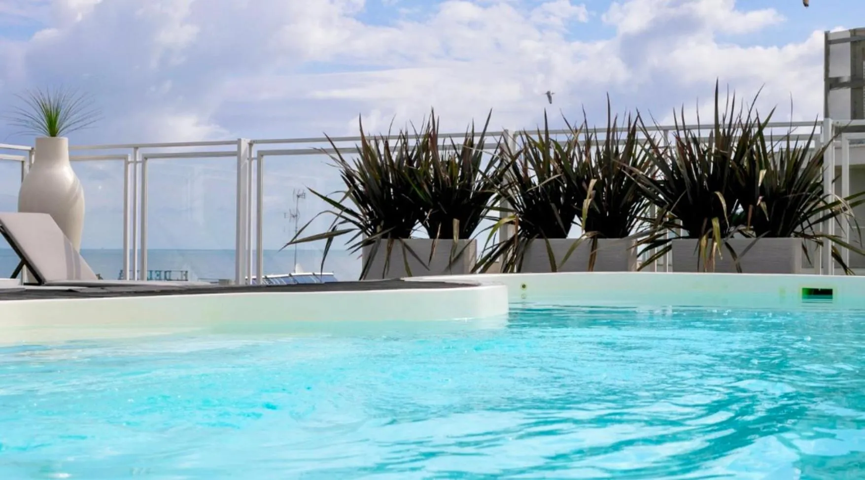 Swimming pool in Perla Verde Hotel