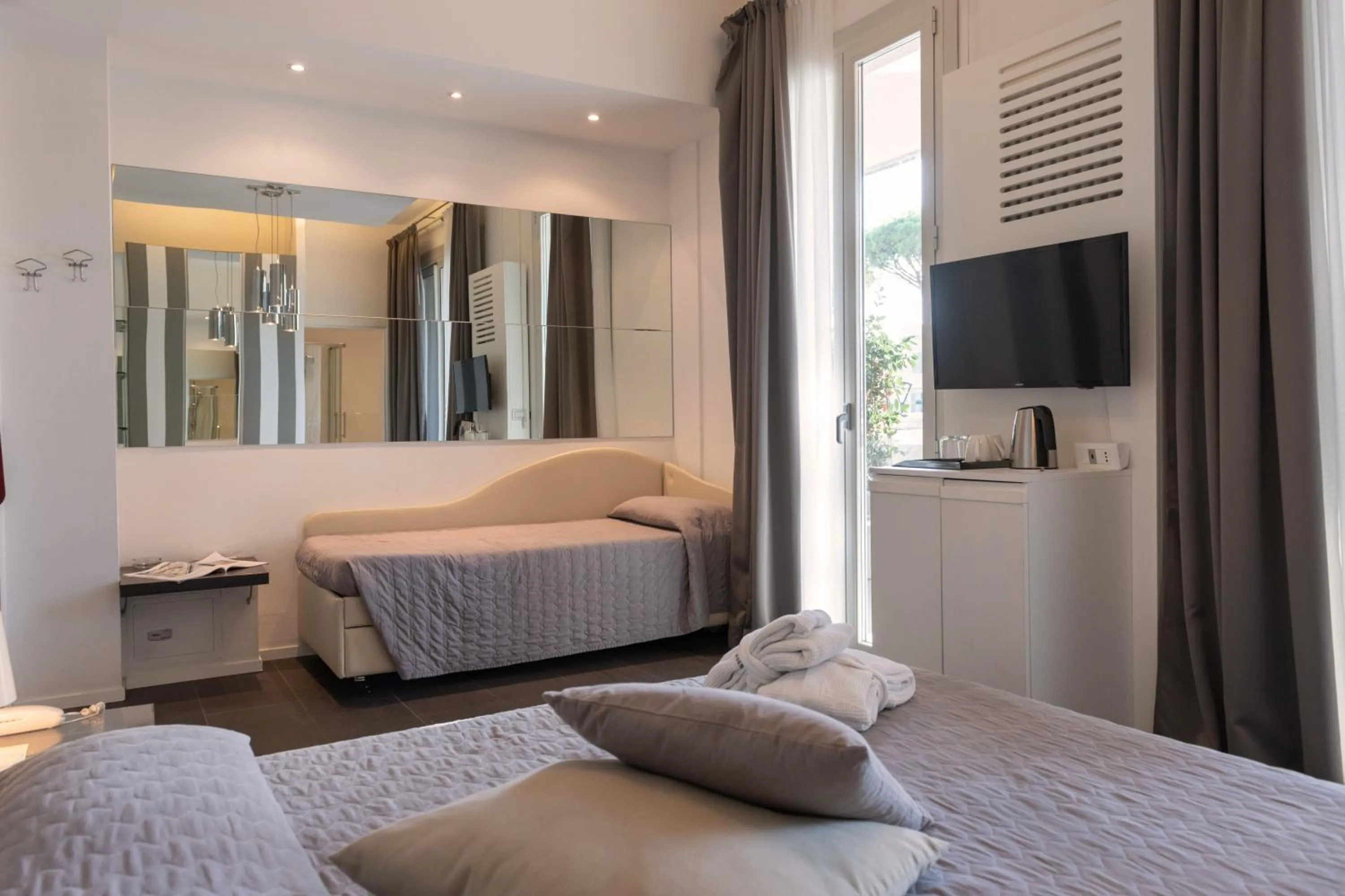 Bedroom, Bed in Perla Verde Hotel