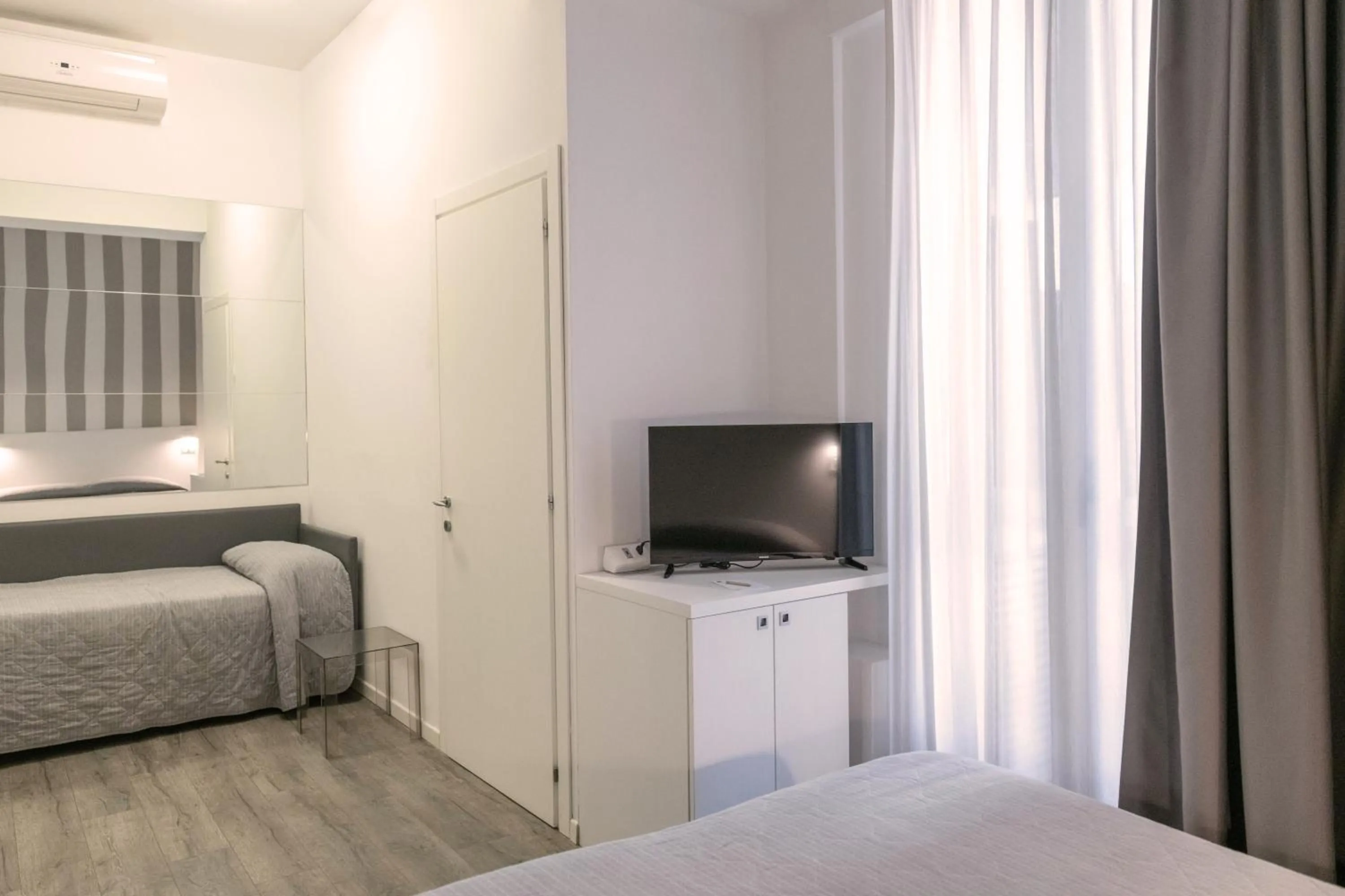 Photo of the whole room, Bed in Perla Verde Hotel