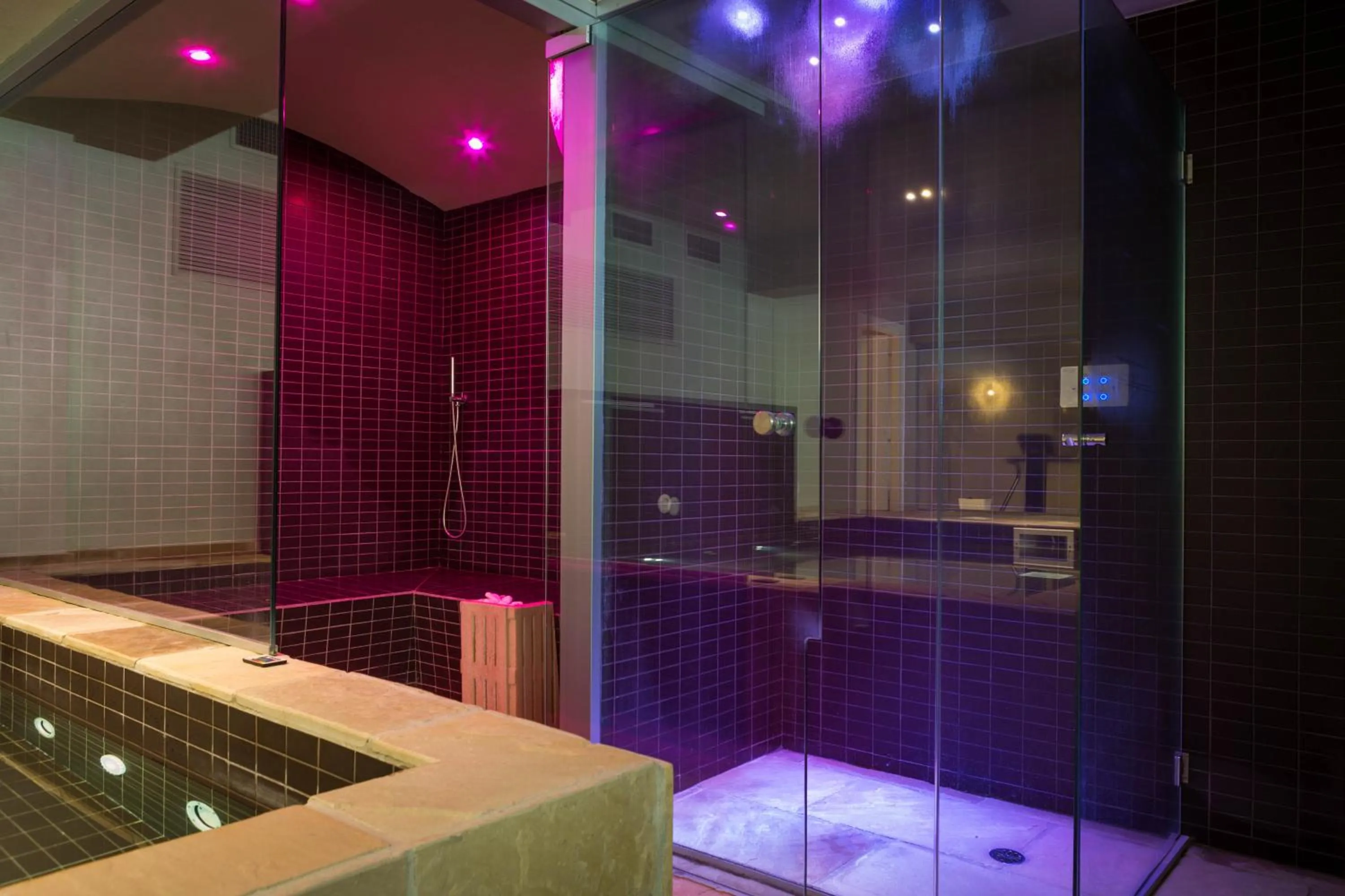 Steam room in Perla Verde Hotel