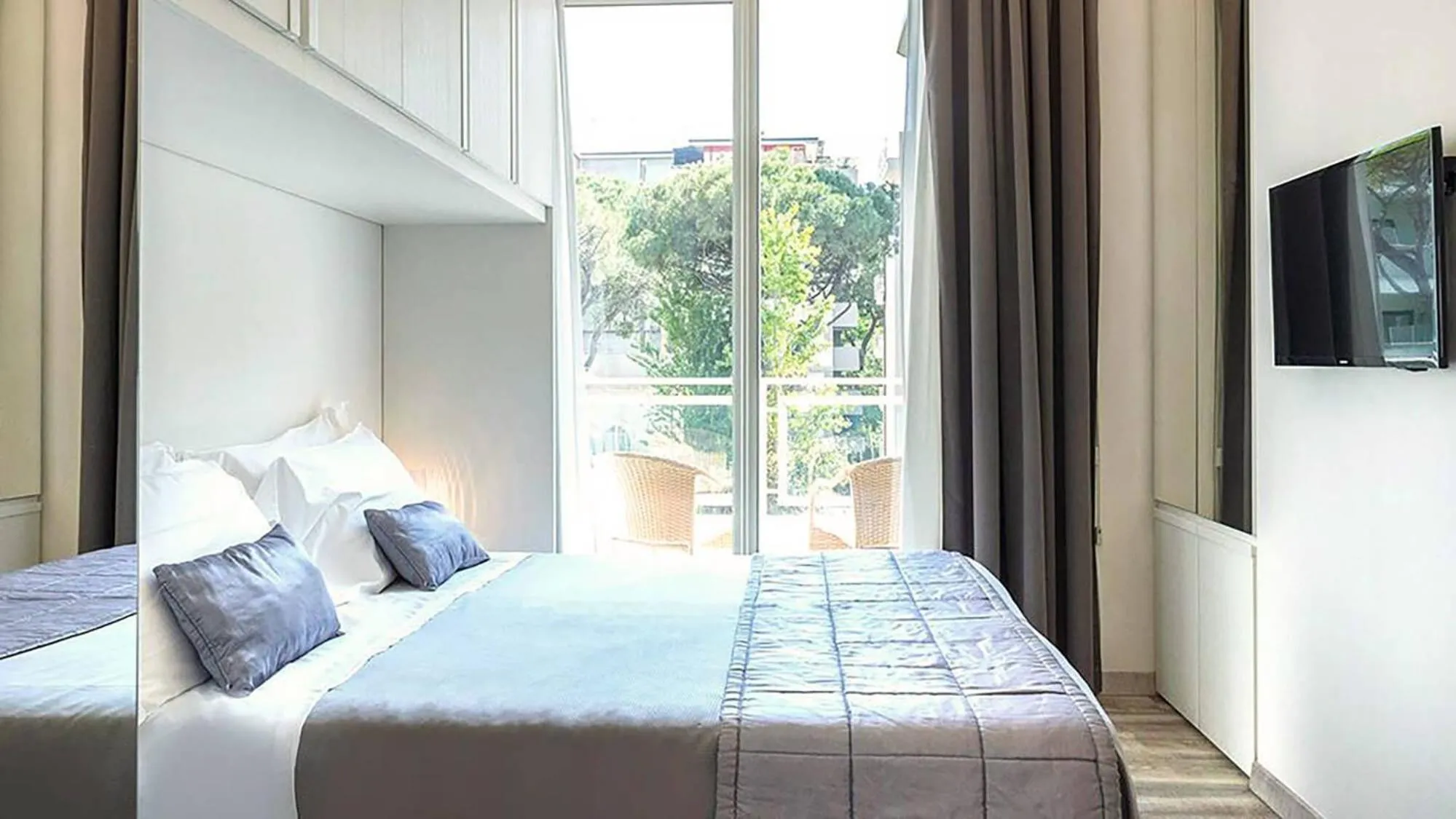 Bedroom, Bed in Perla Verde Hotel