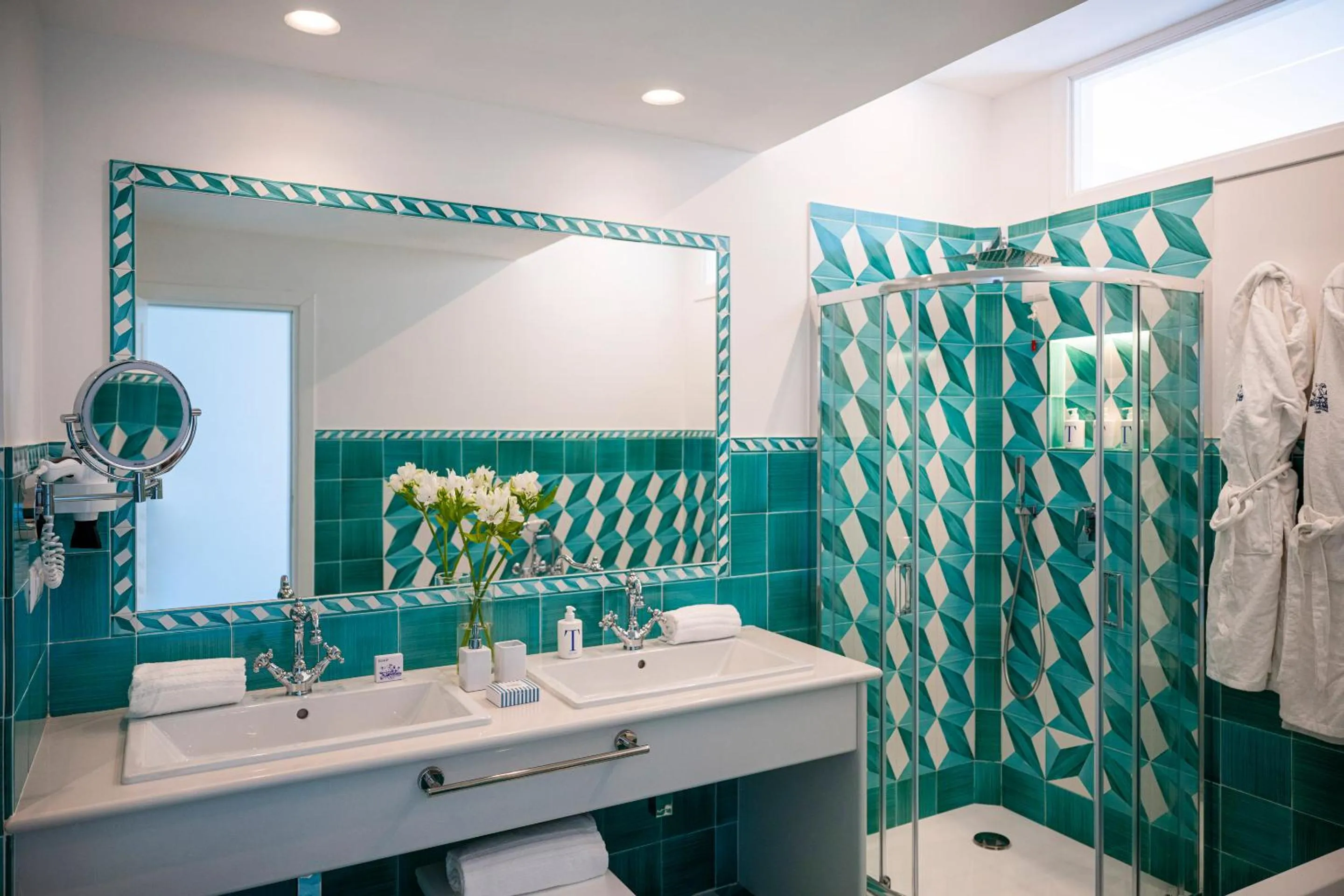 Shower in Grand Hotel Tritone