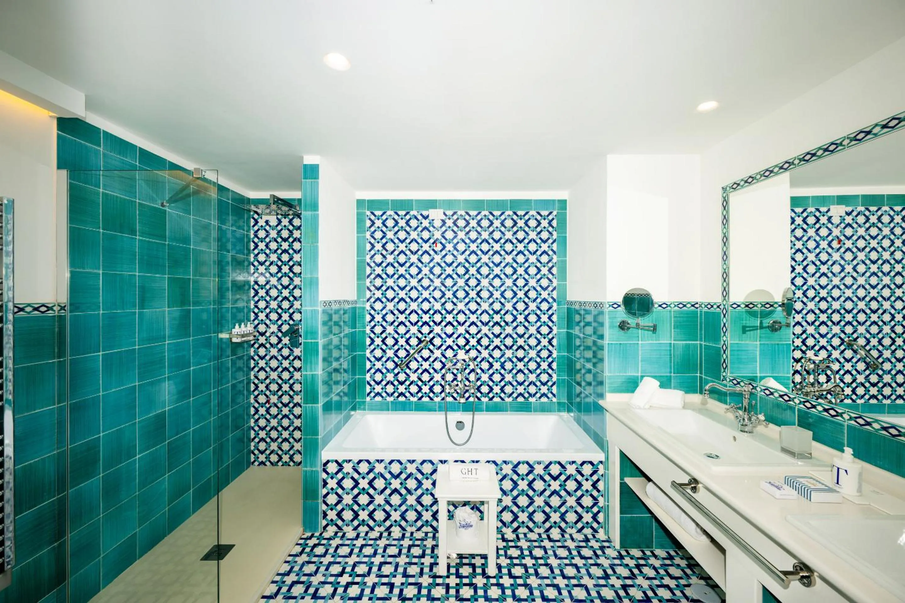 Toilet in Grand Hotel Tritone