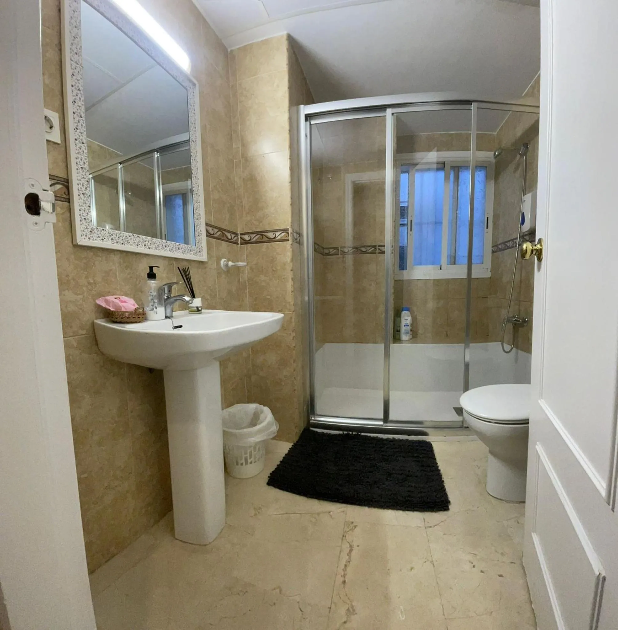 Shower in Apartamento en los Jardines de Murillo