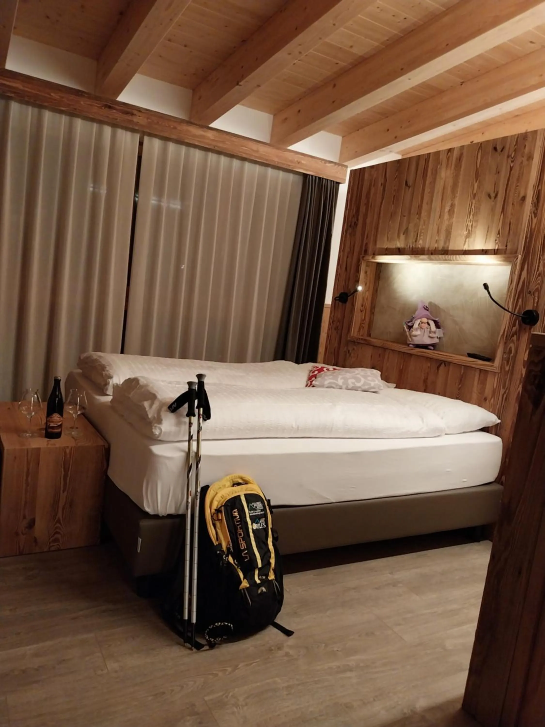 Bed in Hotel Ortles Dolomiti Walking & Spa