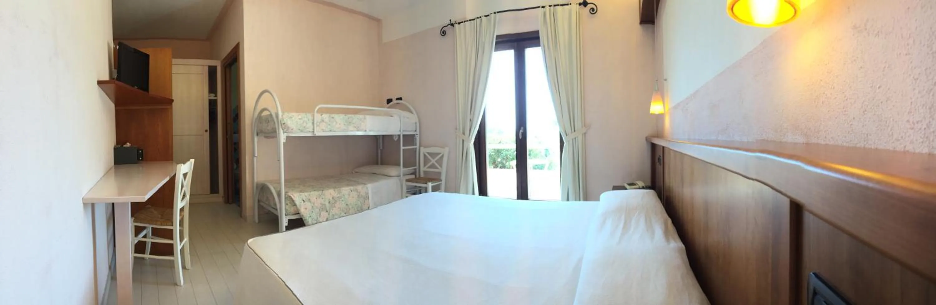 Photo of the whole room, Bed in Hotel Cala Reale