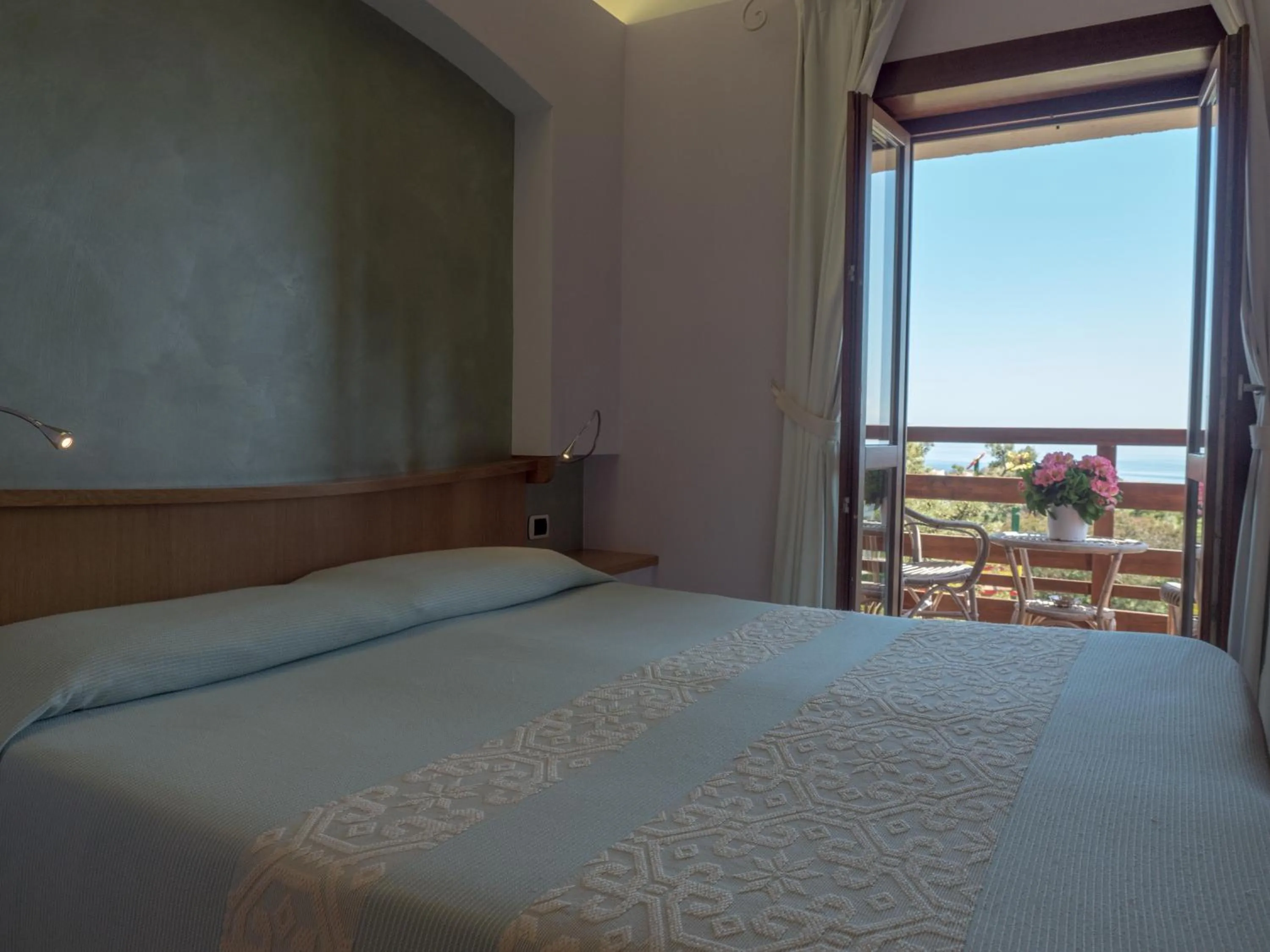 Bedroom, Bed in Hotel Cala Reale