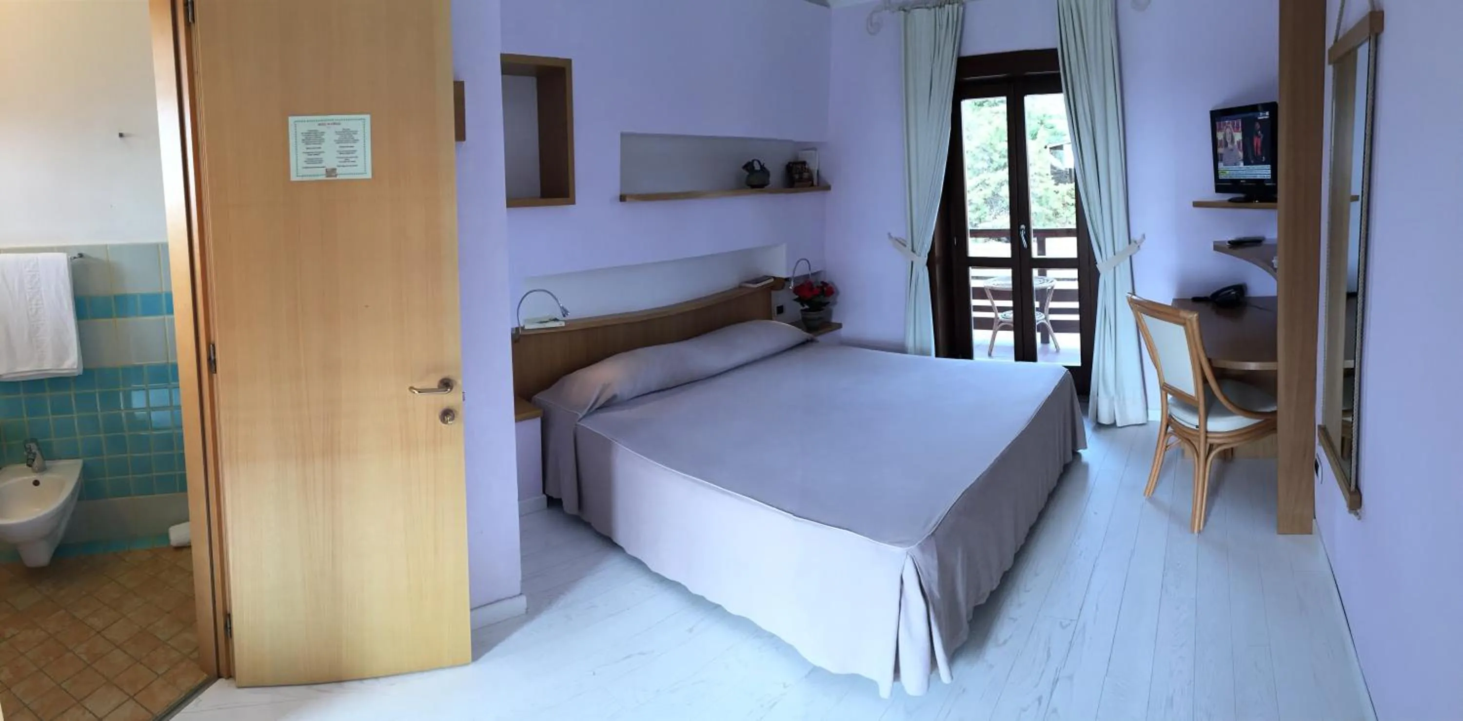 Photo of the whole room, Bed in Hotel Cala Reale