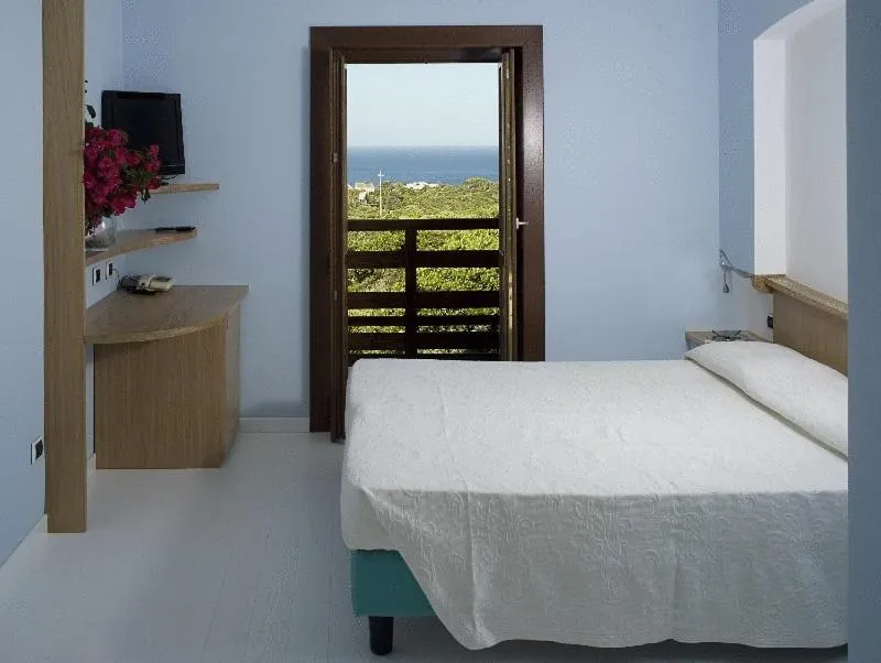 Bedroom, Bed in Hotel Cala Reale