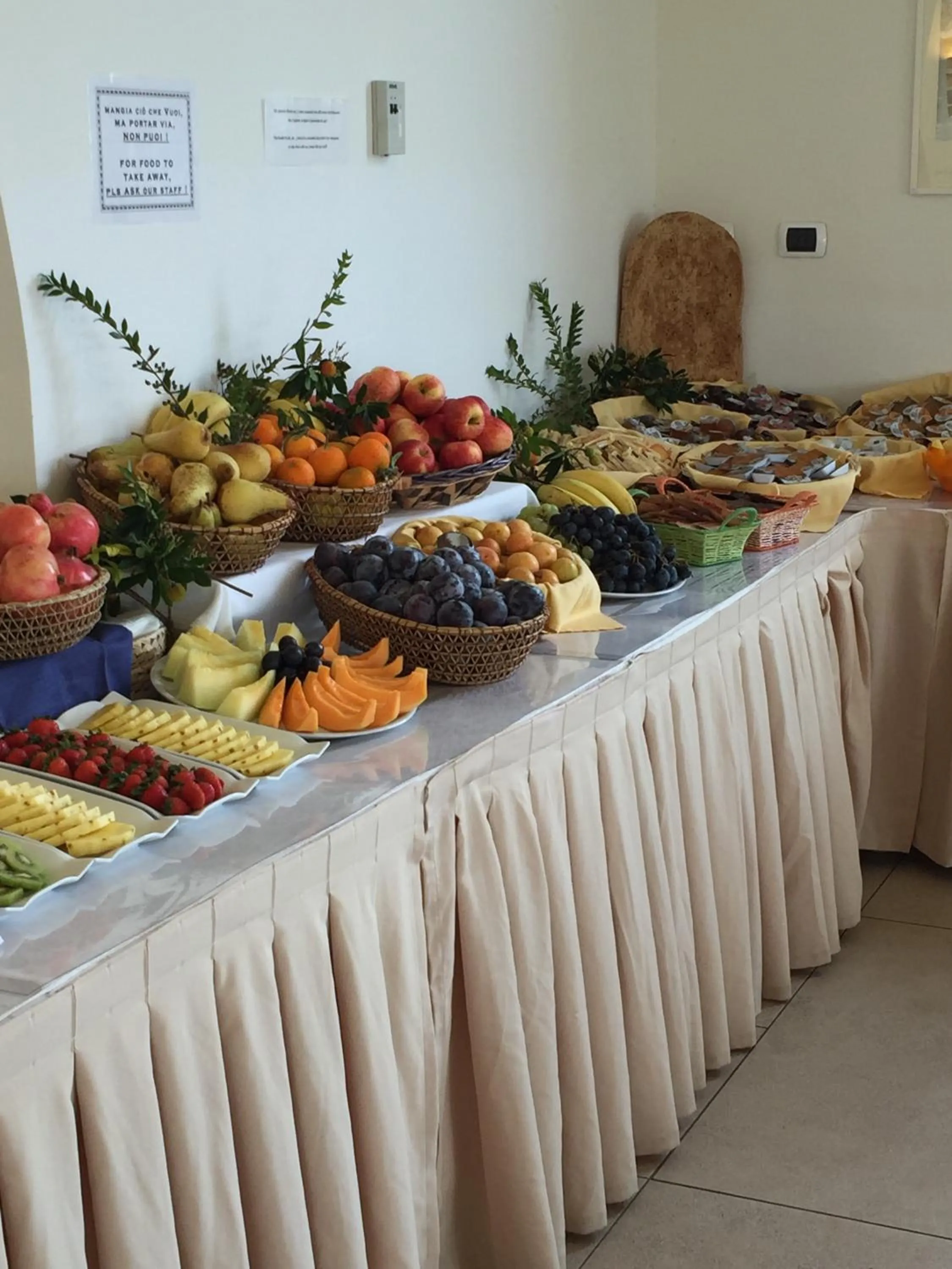 Restaurant/places to eat in Hotel Cala Reale