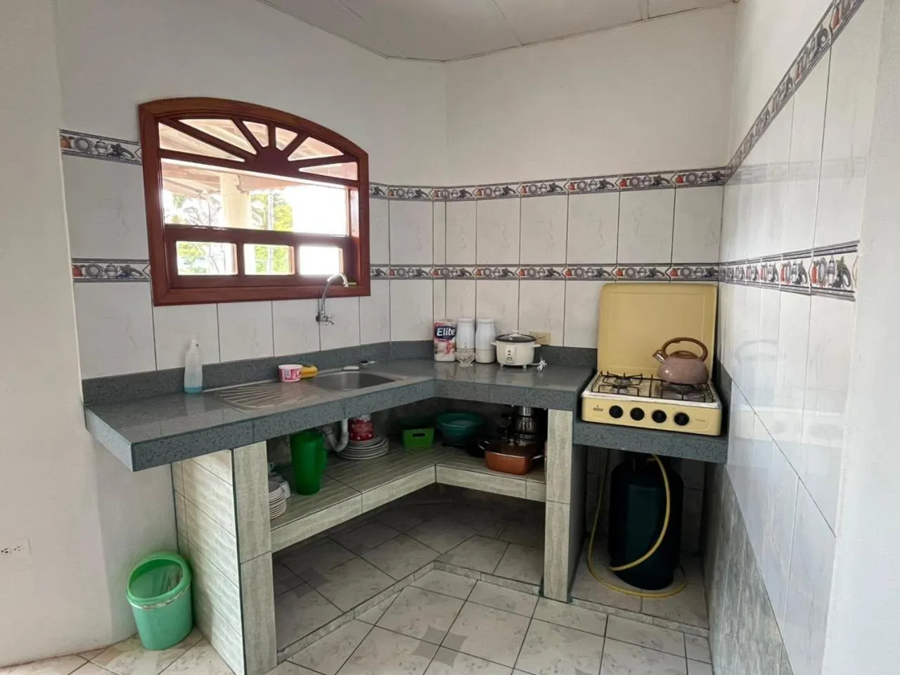 Kitchen or kitchenette in Hostal Neptuno - Poseidon