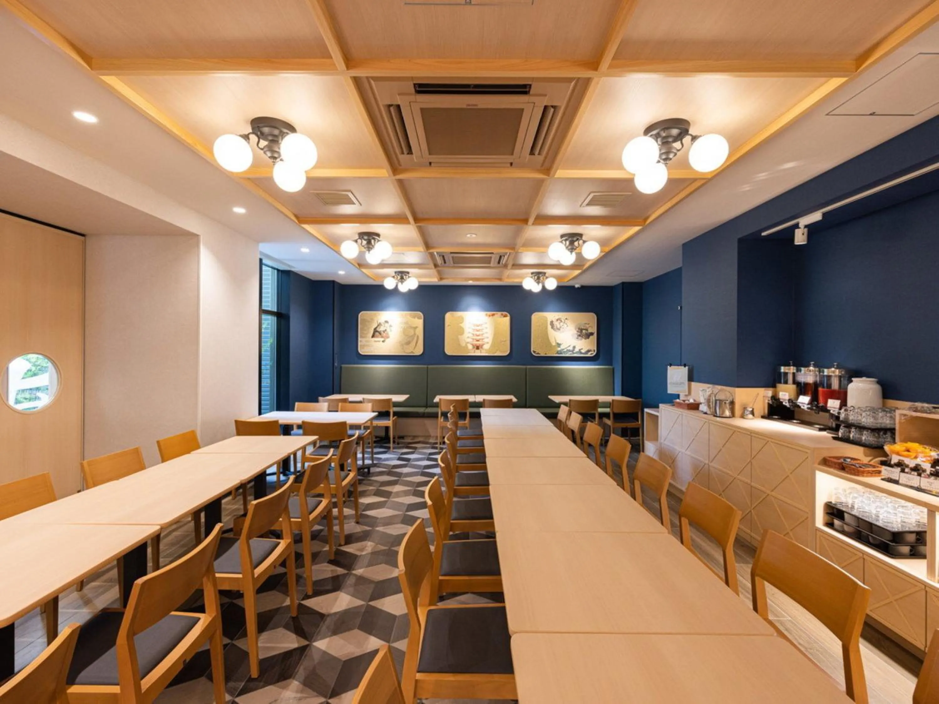 Restaurant/places to eat in La'gent Hotel Kyoto Nijo