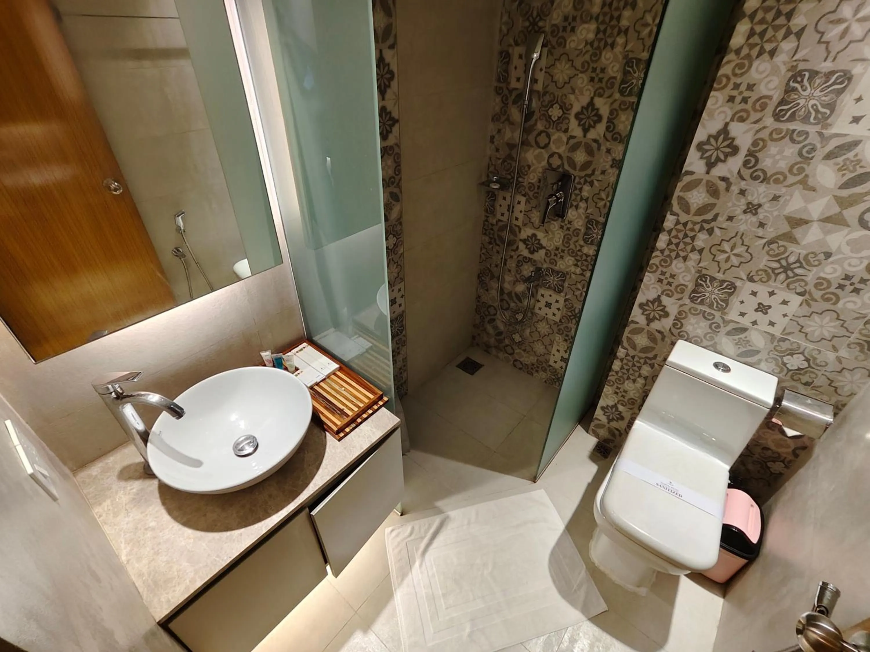 Shower in Hotel Nandini