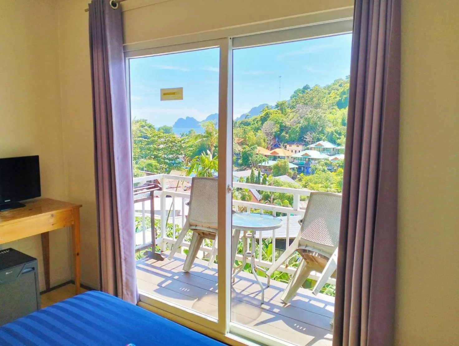 Balcony/Terrace, Bed in Blue View House Phi Phi