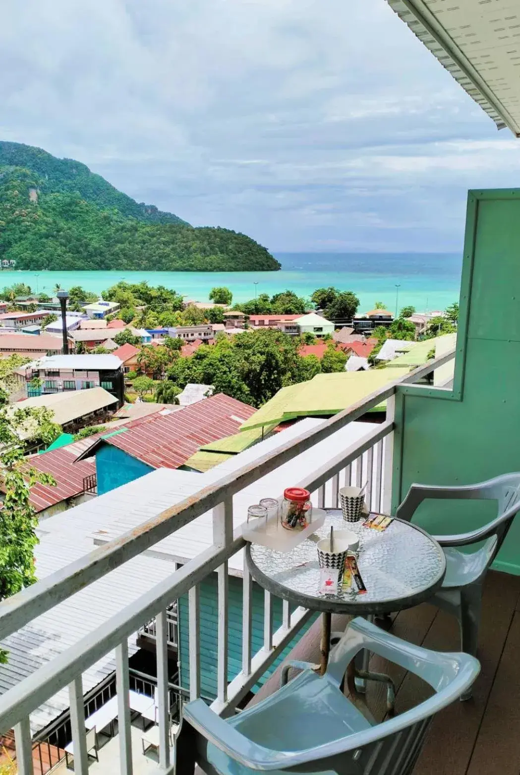Double Room with Balcony and Sea View in Blue View House Phi Phi Double Room with Balcony and Sea View in Blue View House Phi Phi
