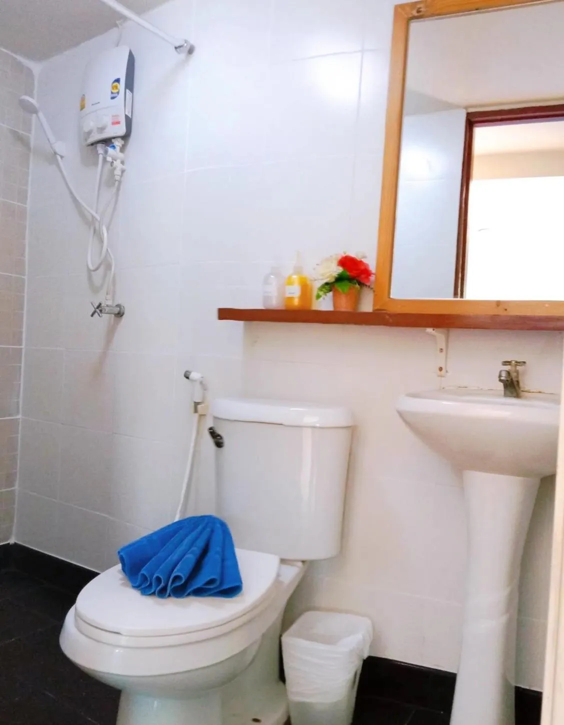 Bathroom in Blue View House Phi Phi