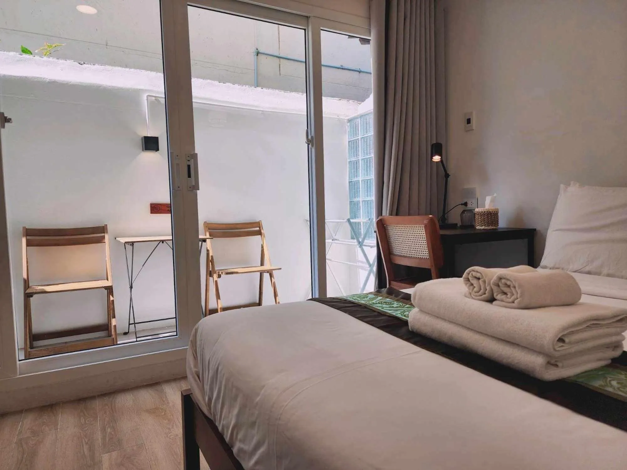 Patio, Bed in Lo-Ha Guest house, Contactless Check-in