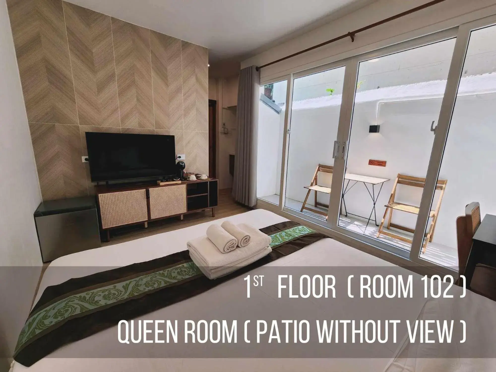 Queen Room in Lo-Ha Guest house, Contactless Check-in Queen Room in Lo-Ha Guest house, Contactless Check-in