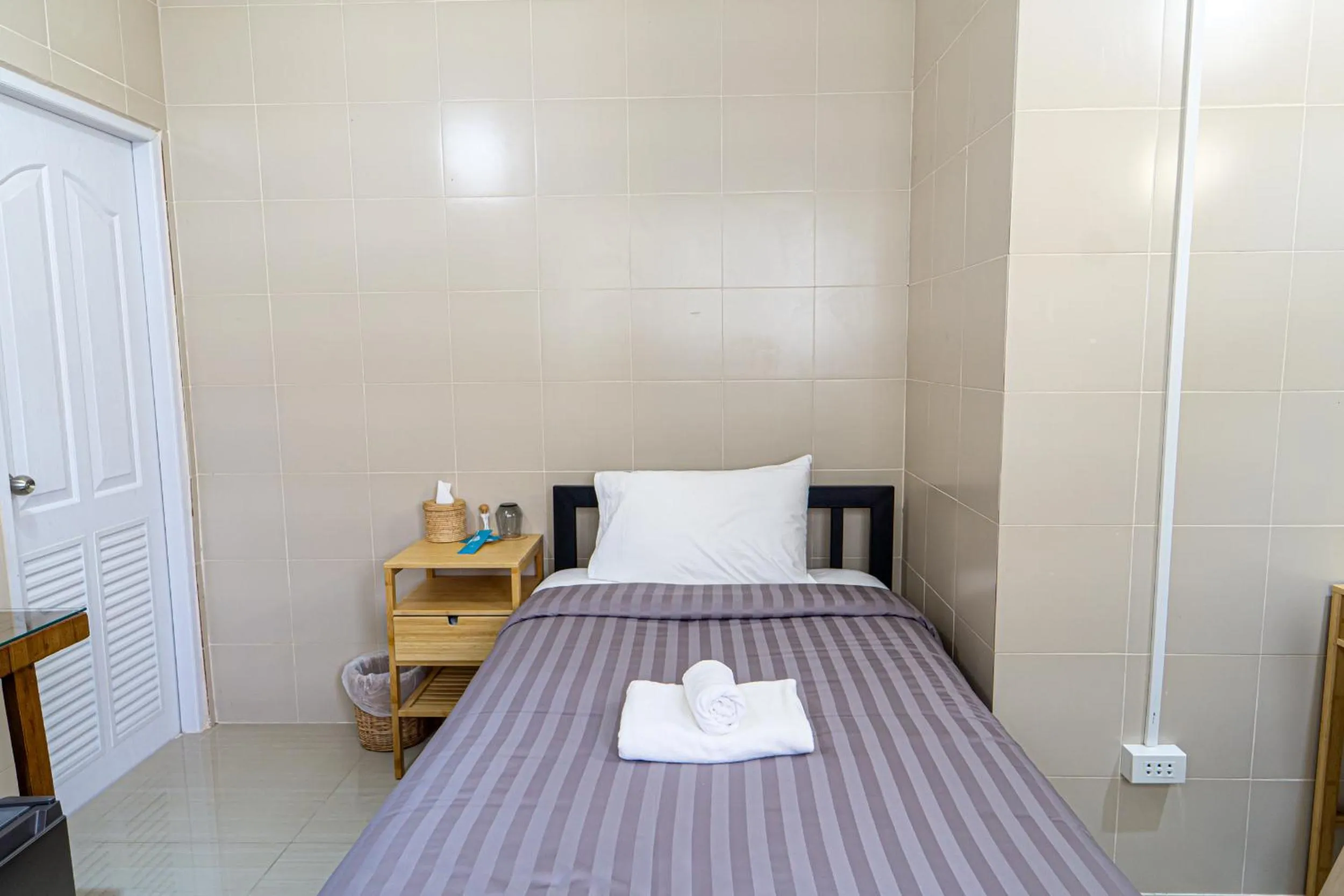 Bed in Lo-Ha Guest house, Contactless Check-in