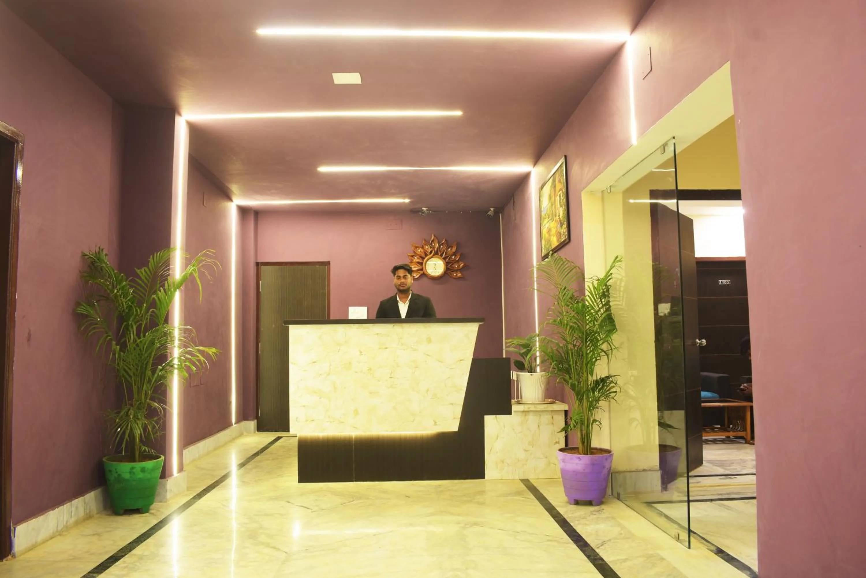 Lobby or reception in THE GREENSTAR INN PREMIUM