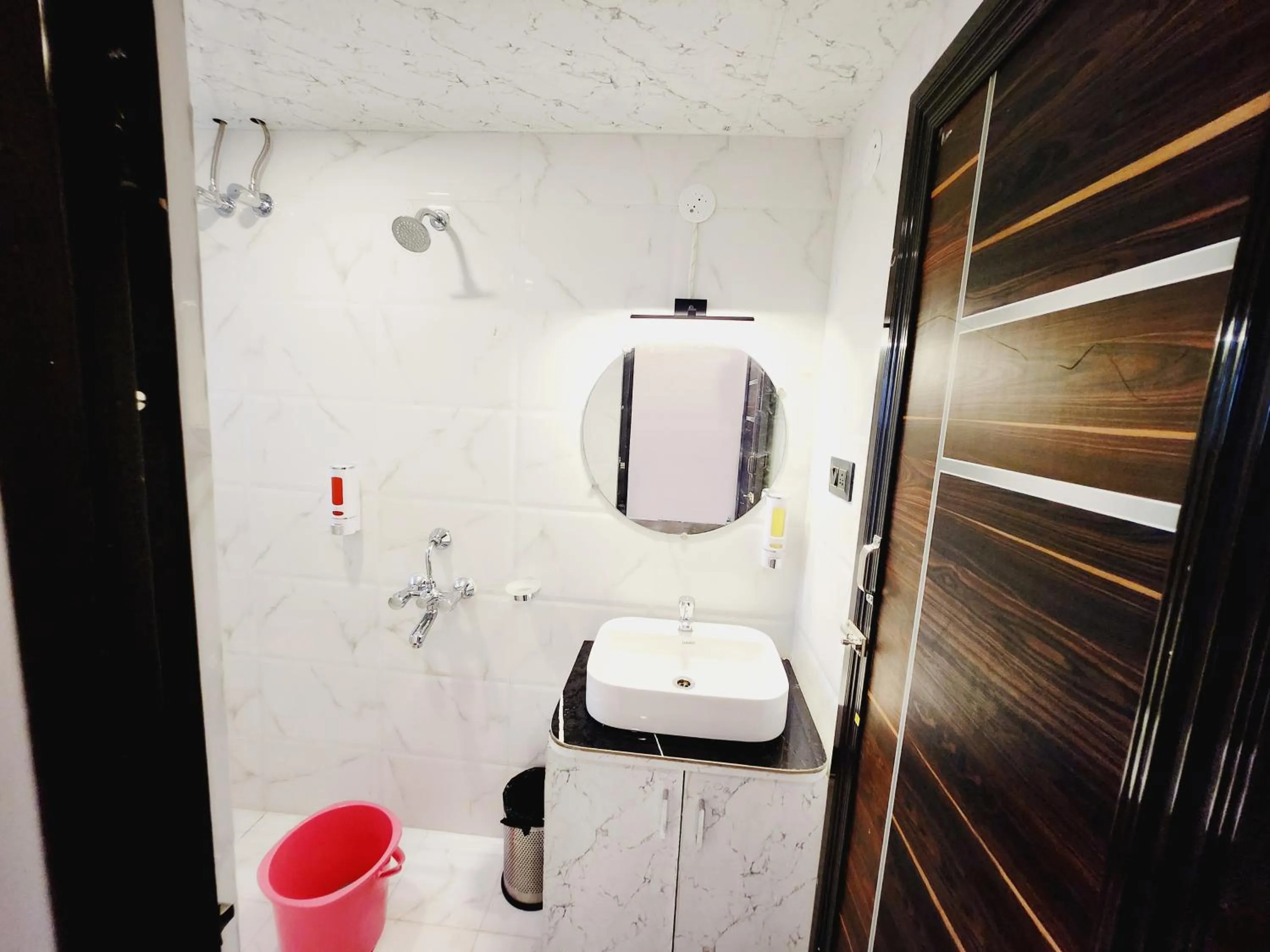 THE GREENSTAR INN PREMIUM