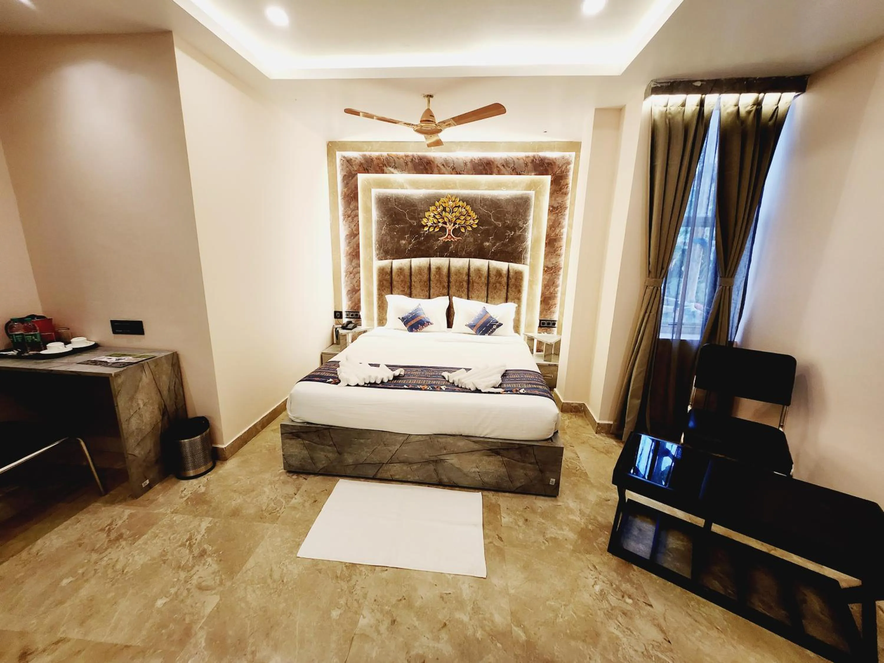 Bed in THE GREENSTAR INN PREMIUM