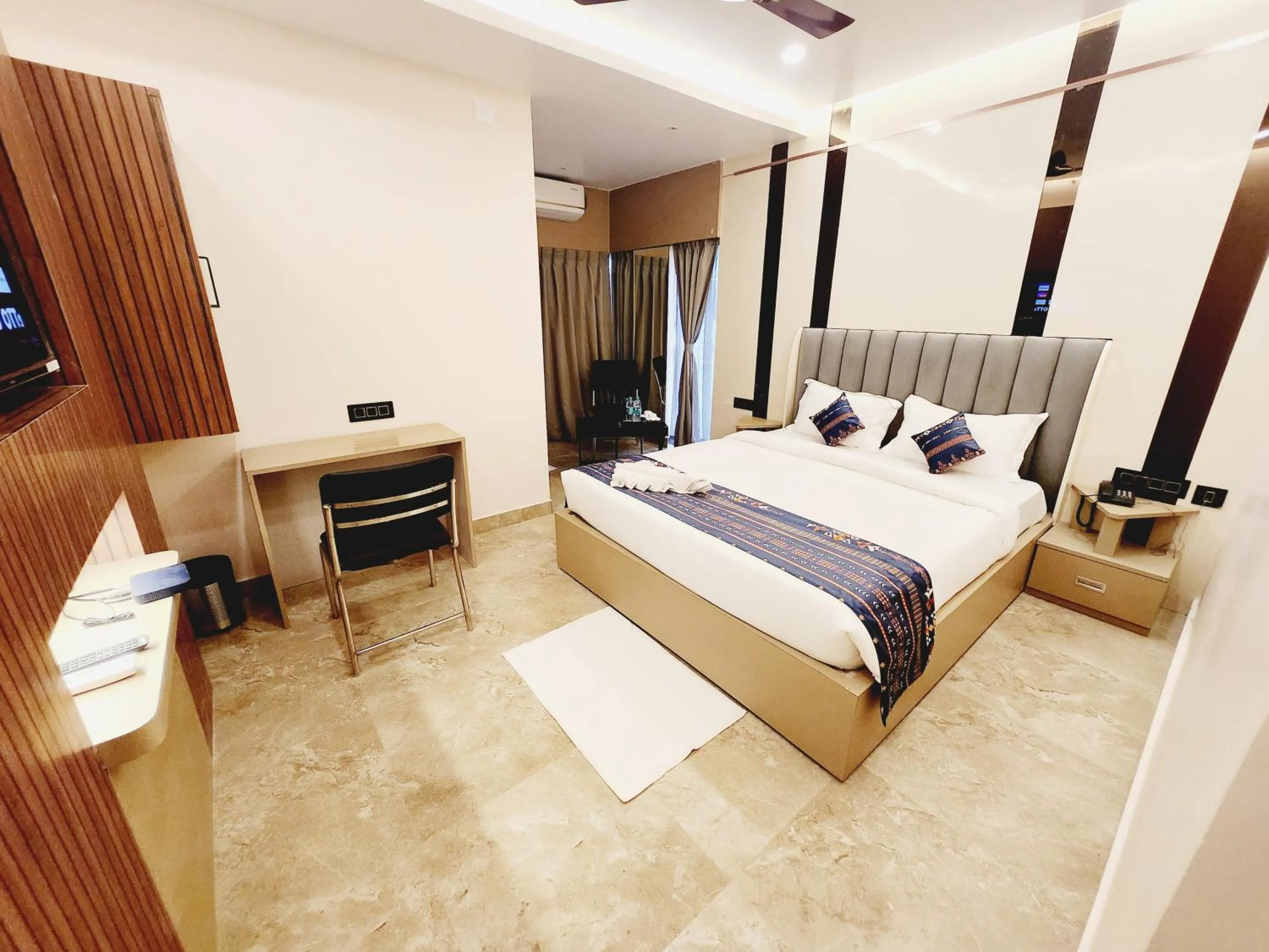 Bed in THE GREENSTAR INN PREMIUM