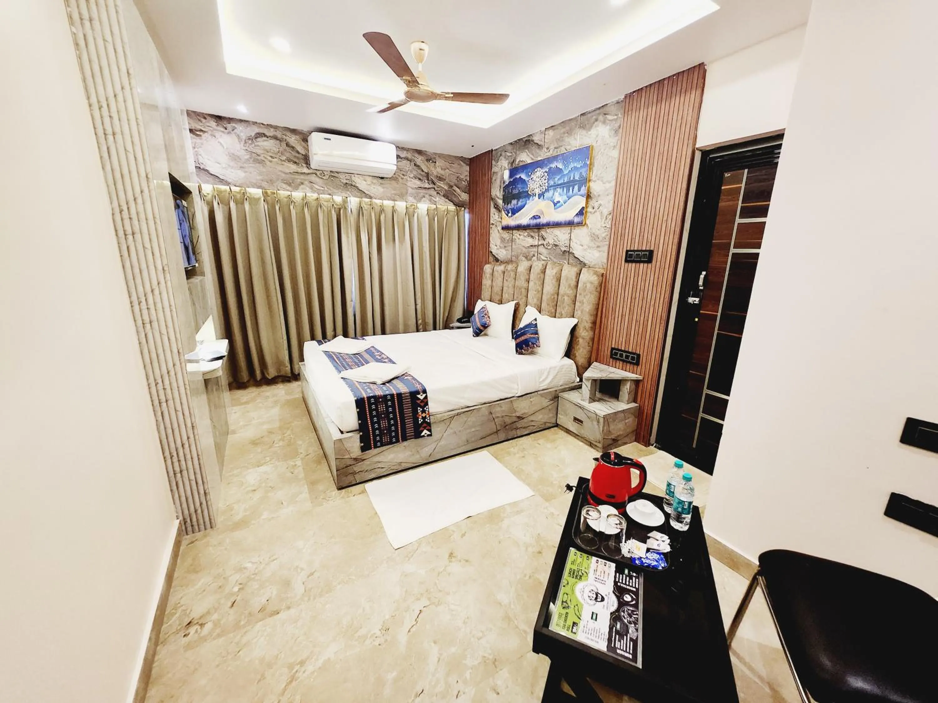 Bed in THE GREENSTAR INN PREMIUM