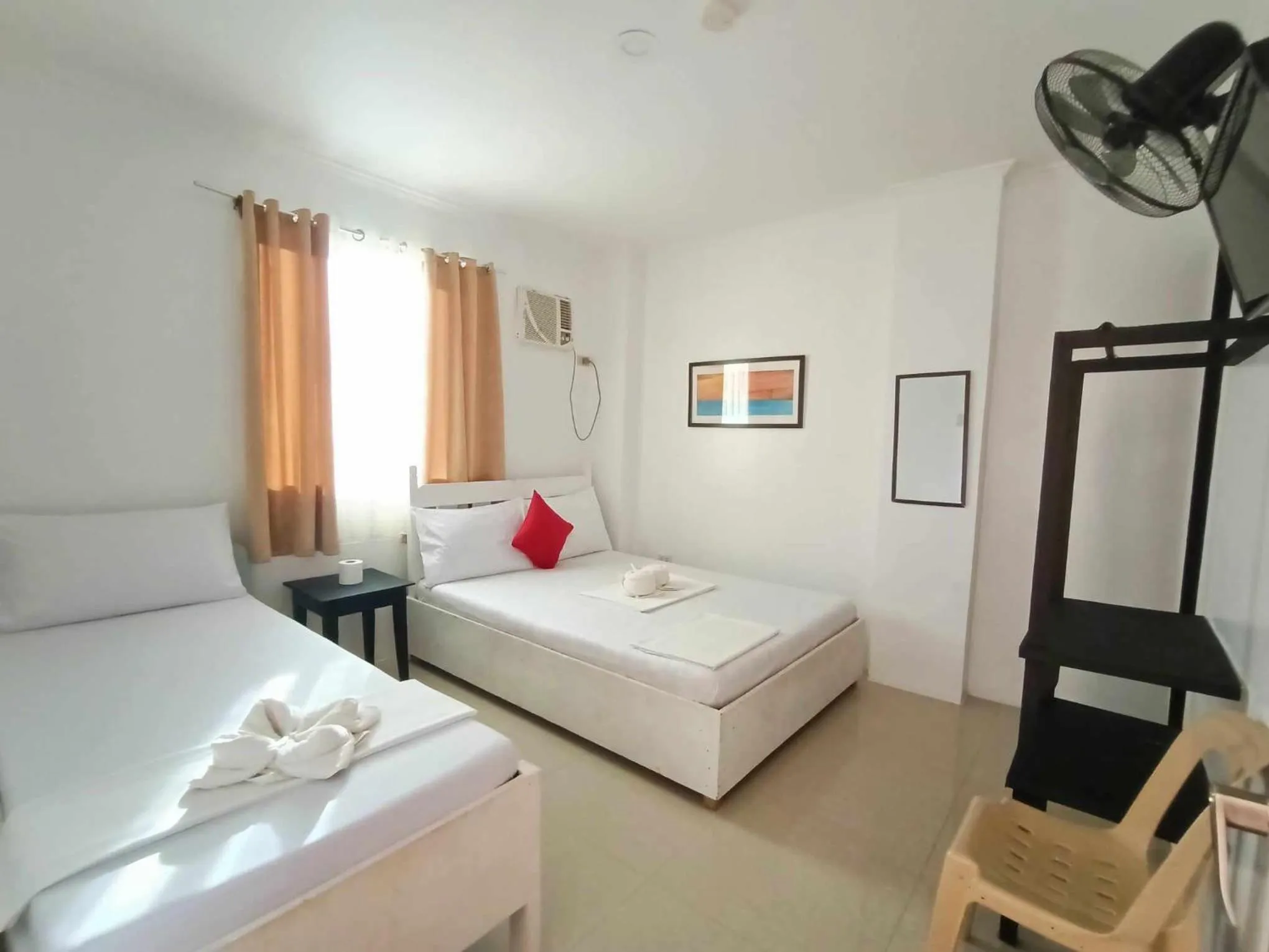 Bed in Island Hop Inn