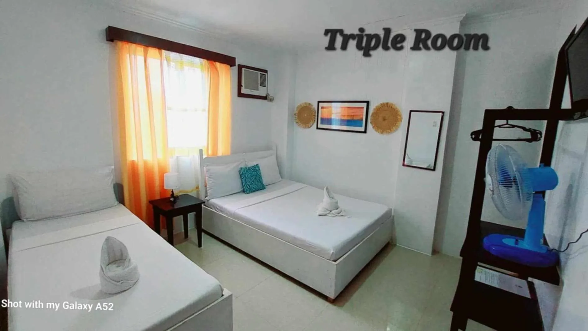 Bed in Island Hop Inn