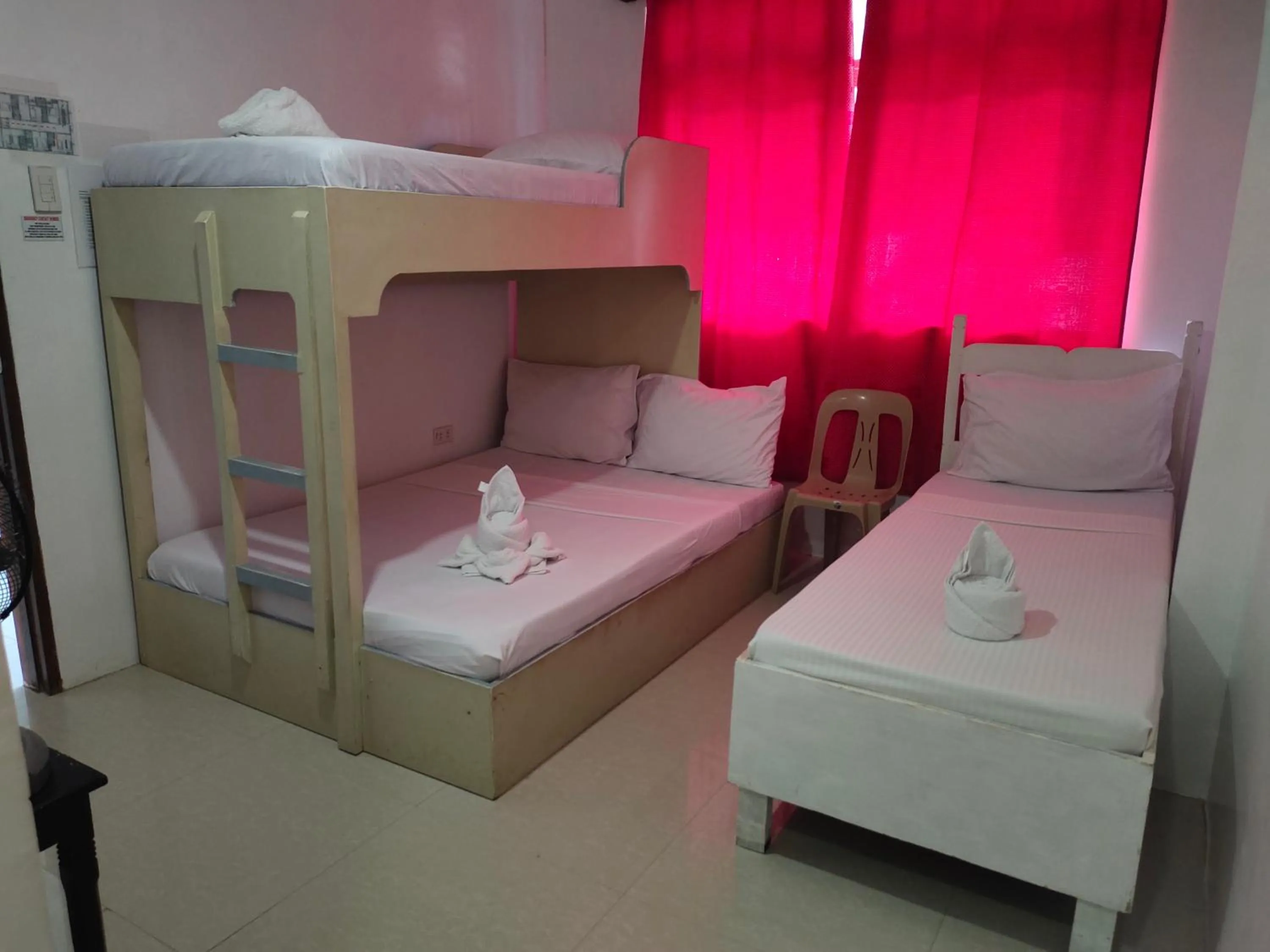 Bed in Island Hop Inn