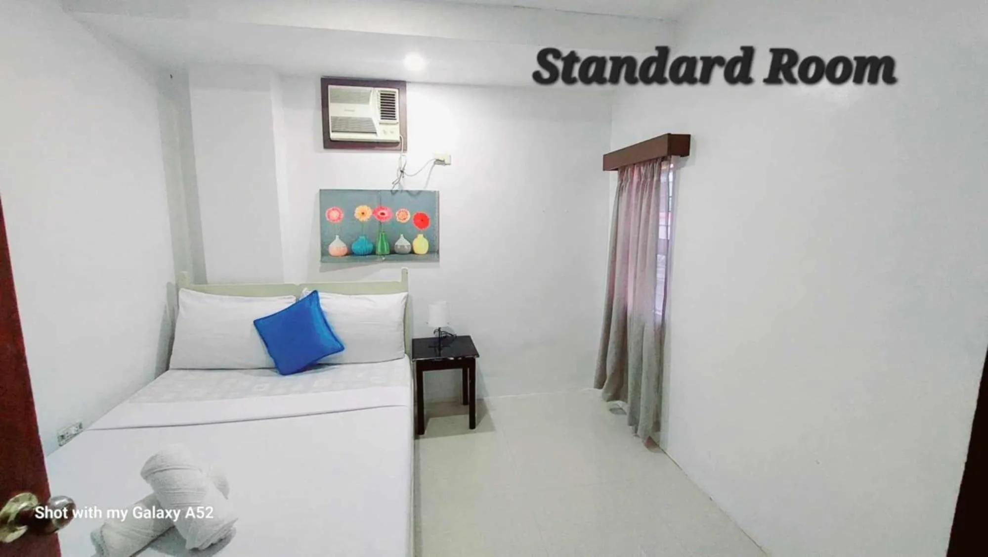 Bed in Island Hop Inn