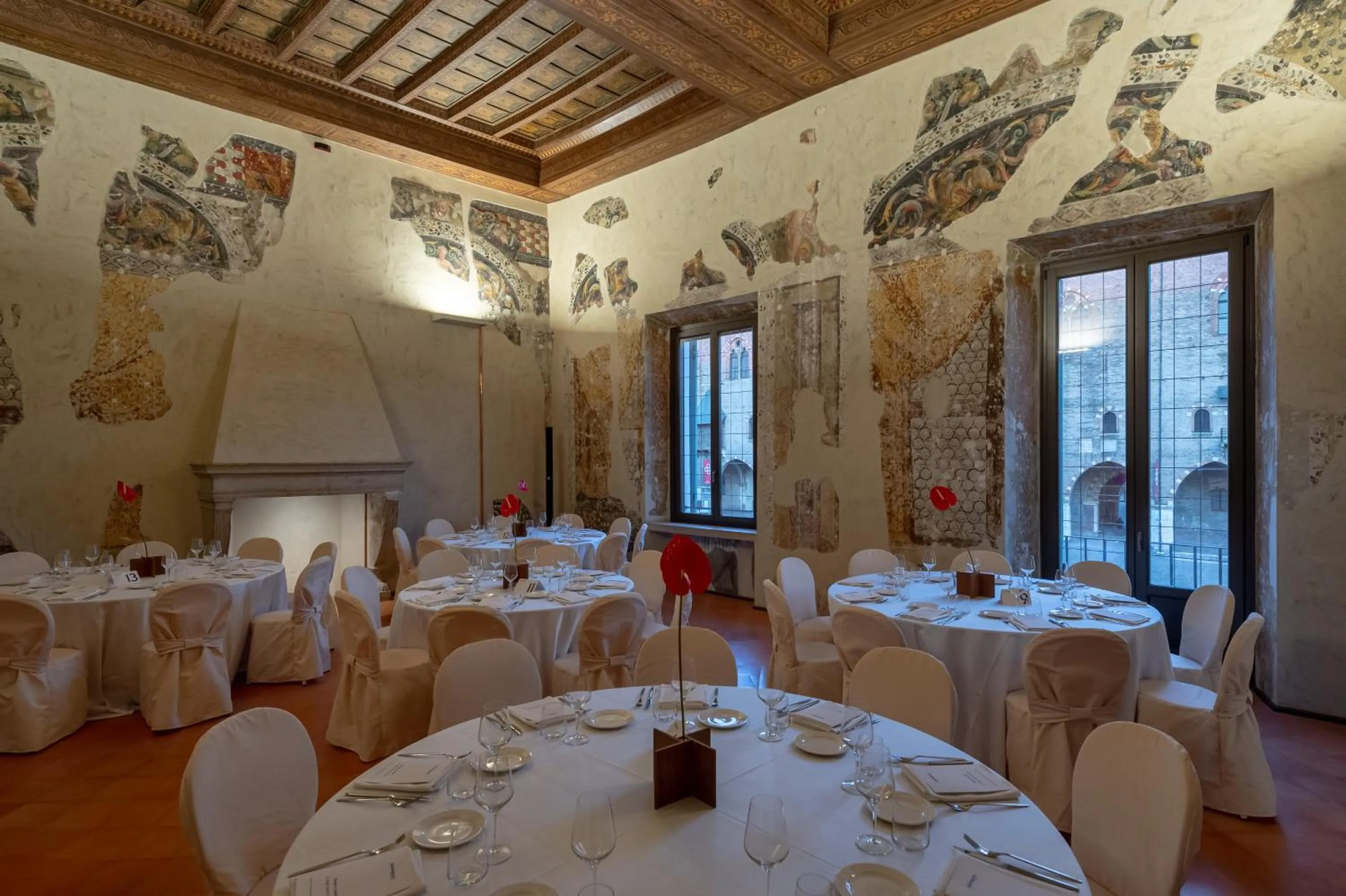 Restaurant/places to eat in Cà Uberti Palace Hotel, MantegnaHotels