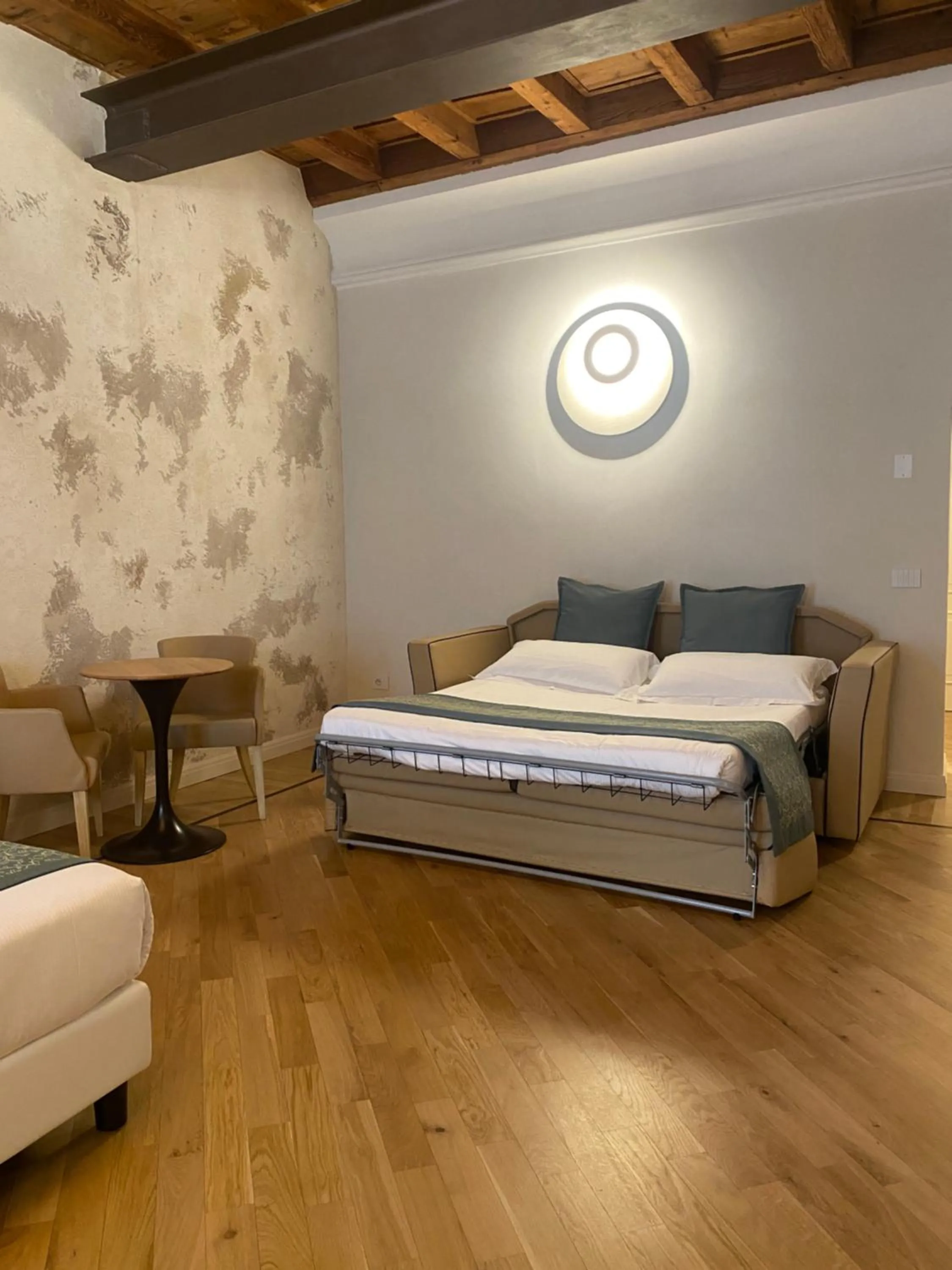 Bedroom, Bed in Cà Uberti Palace Hotel, MantegnaHotels