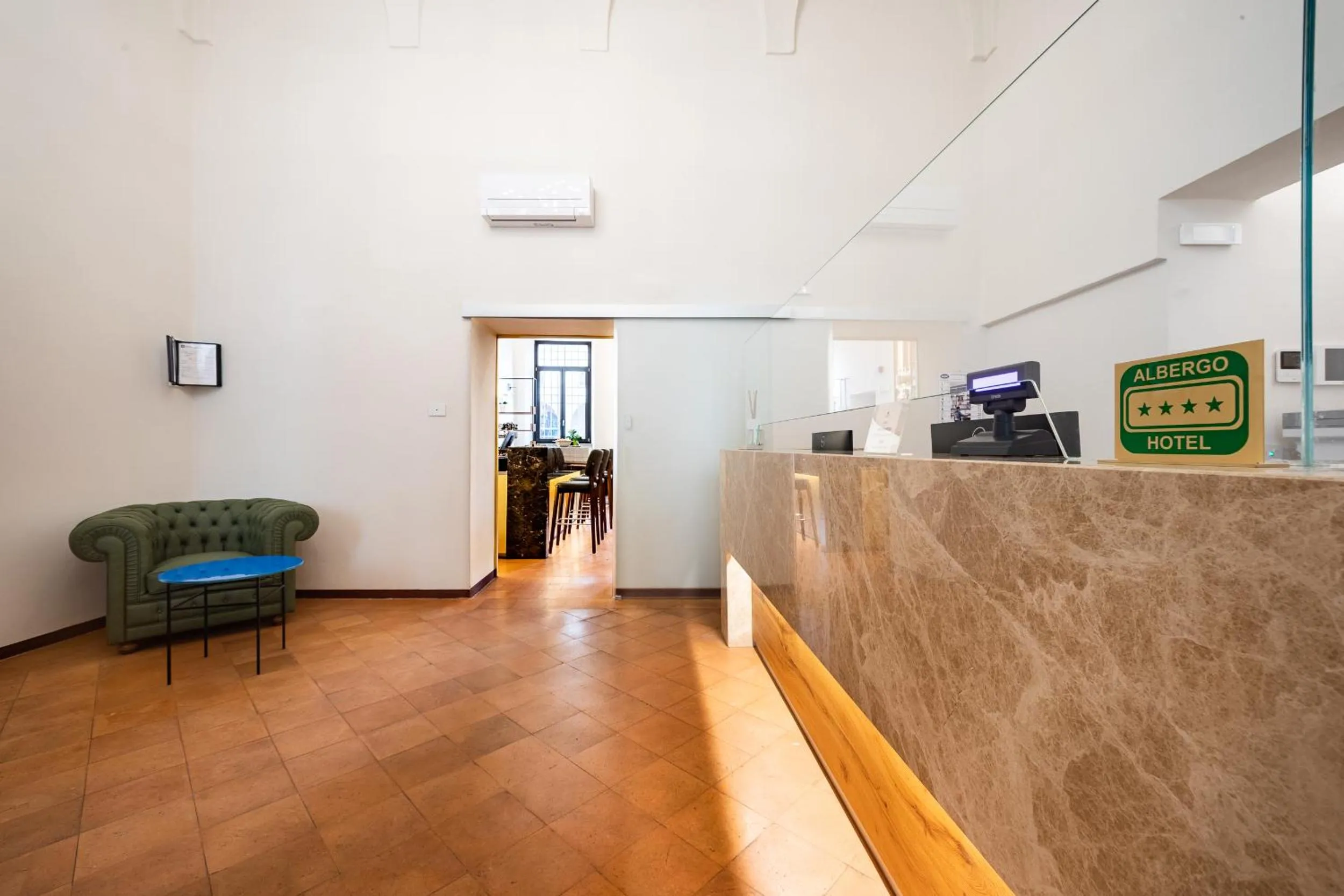 Lobby or reception in Cà Uberti Palace Hotel, MantegnaHotels