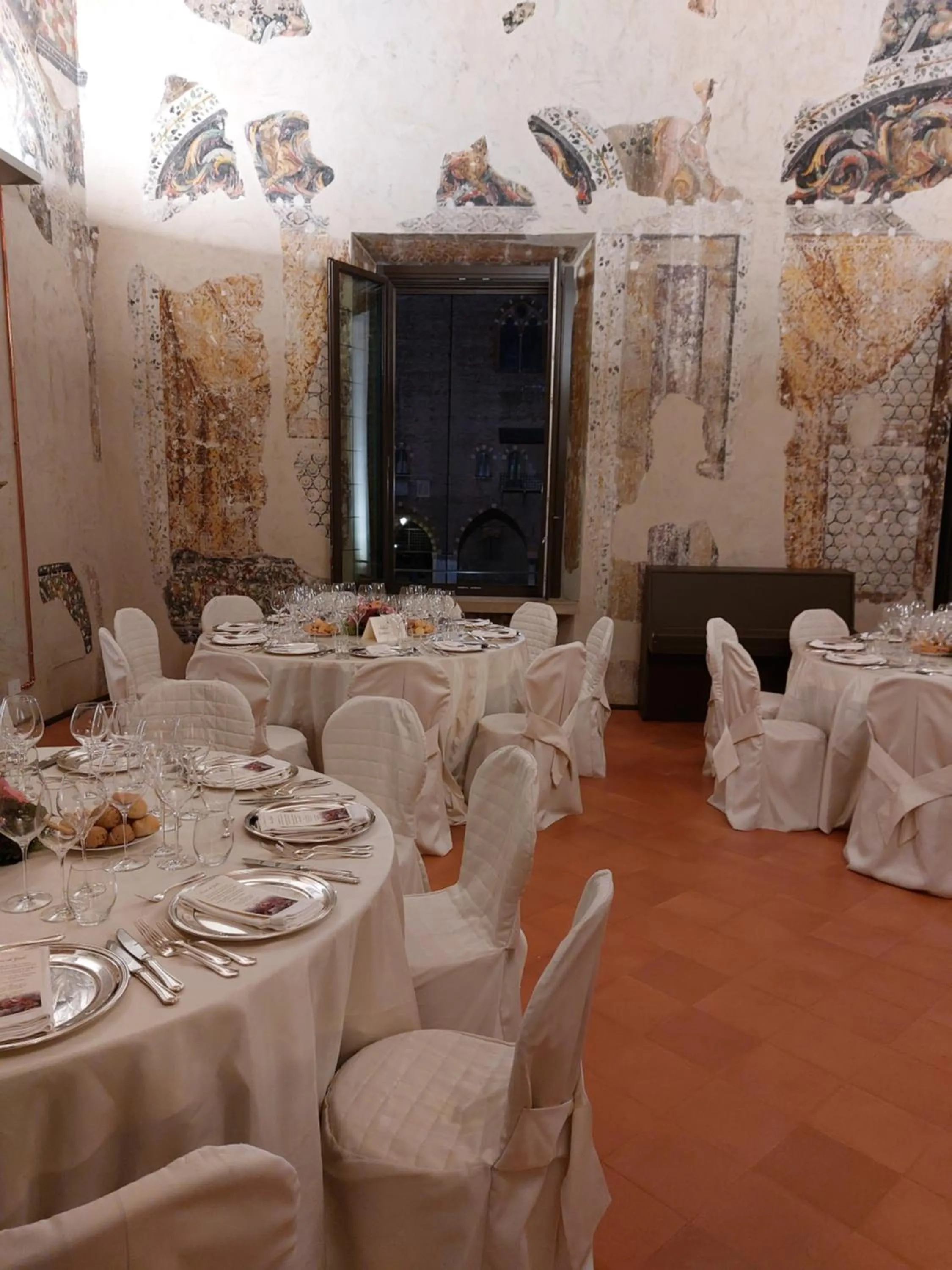 Restaurant/places to eat in Cà Uberti Palace Hotel, MantegnaHotels