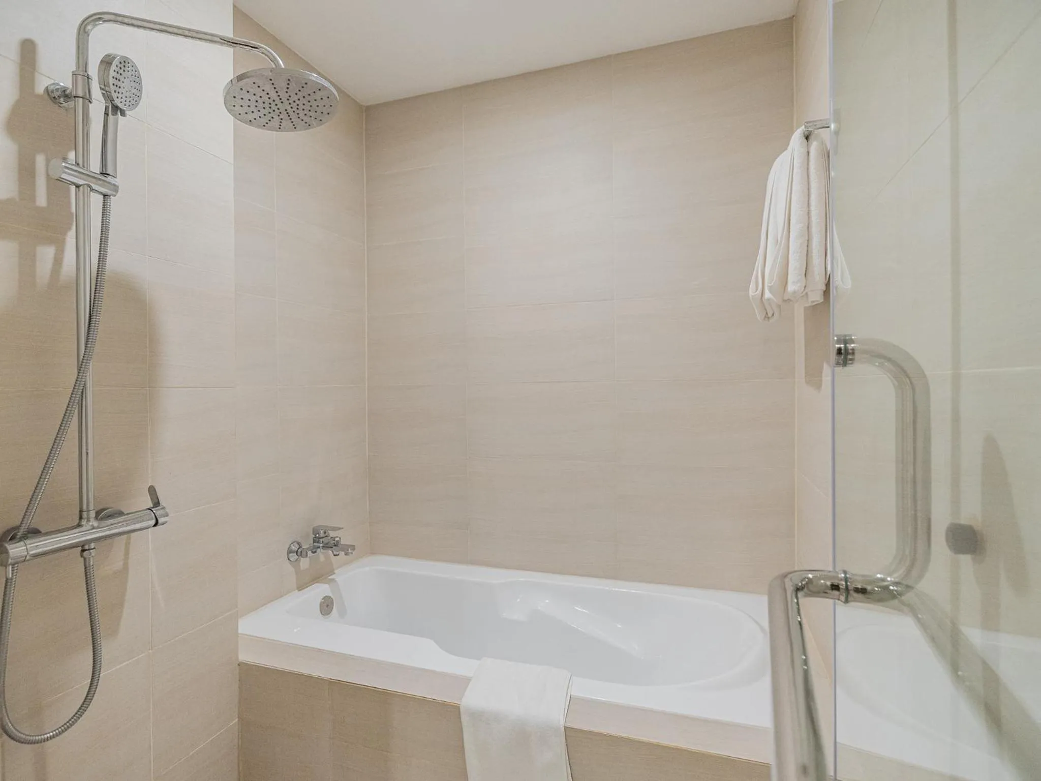 Bath in 85 SOHO Hotel & Apartment