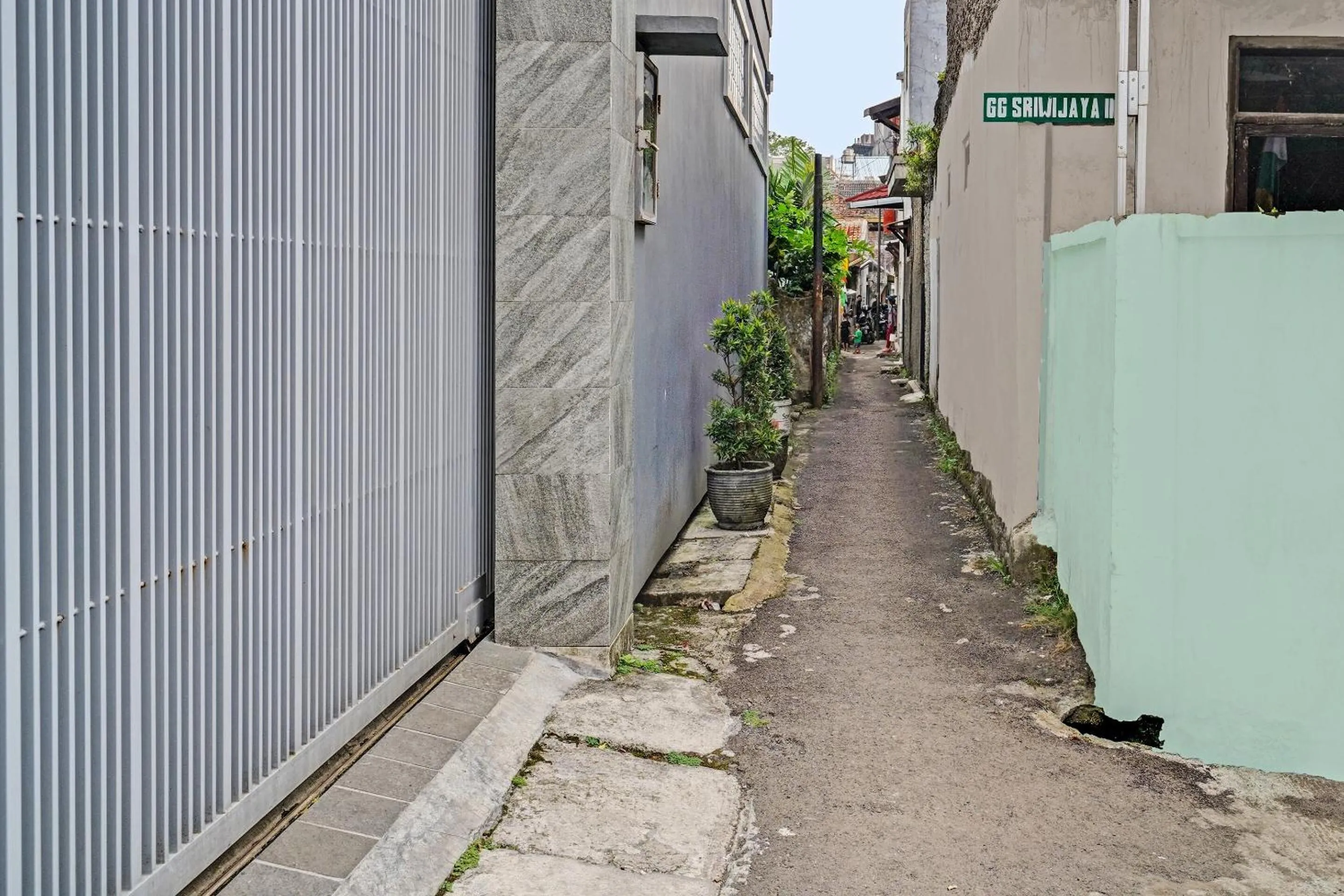 Facade/entrance in OYO Life 91589 Bunda Homestay Syariah