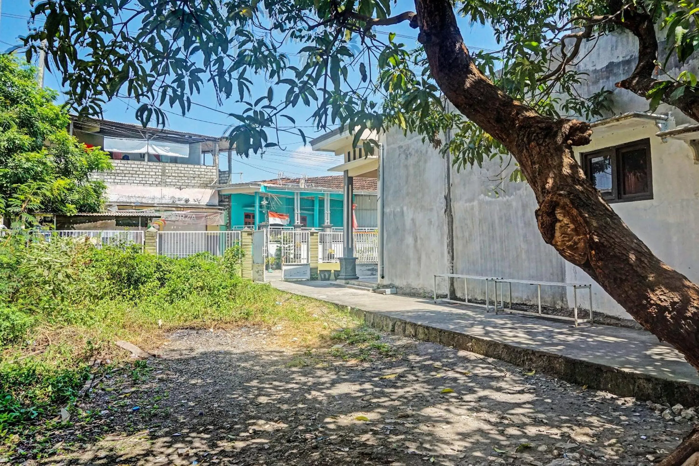 Lobby or reception in OYO Life 91600 Syariah Army Kost & Homestay