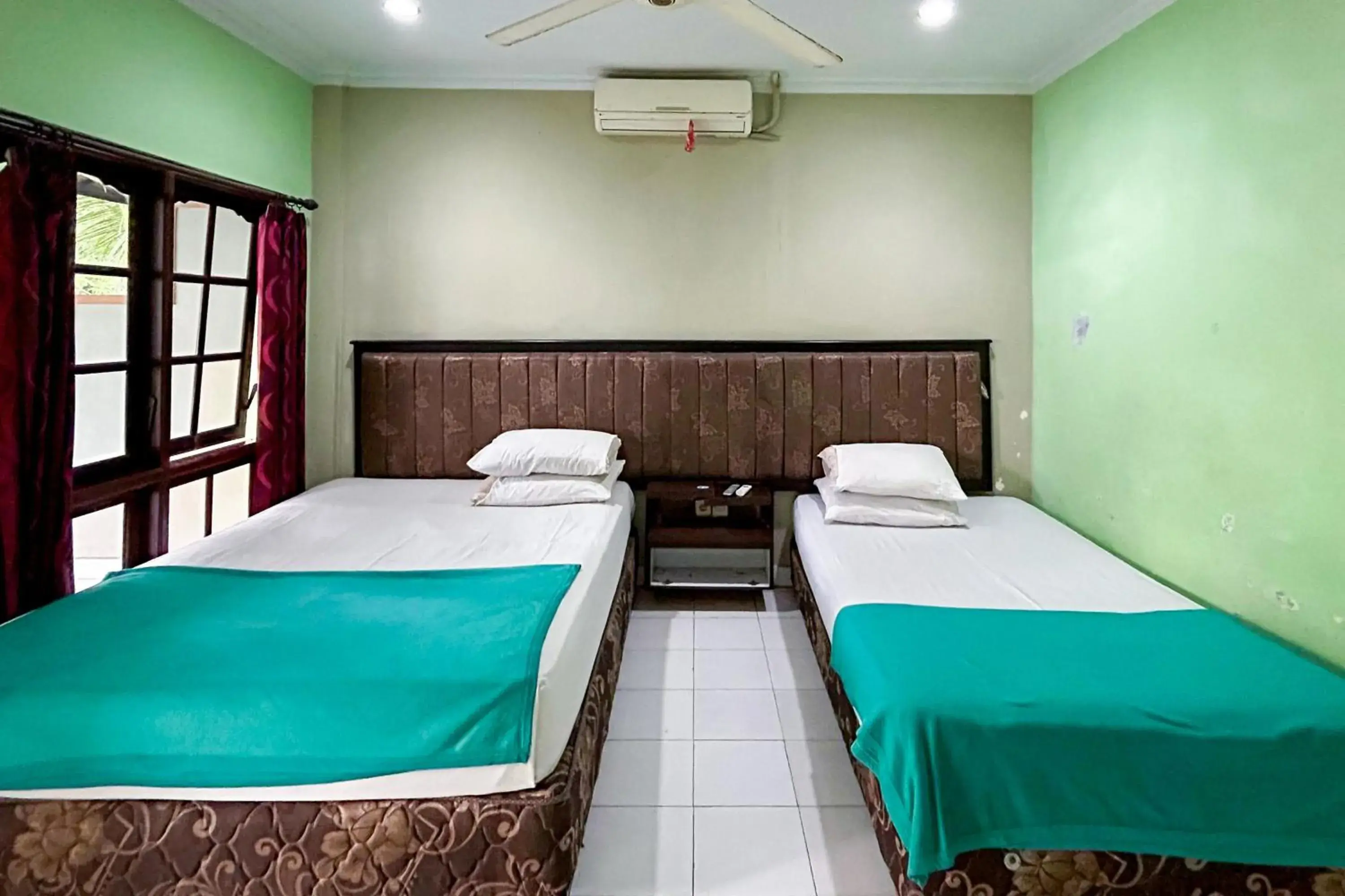 Standard Double Room in Batukaru Garden Hotel Ubung Denpasar Standard Double Room in Batukaru Garden Hotel Ubung Denpasar