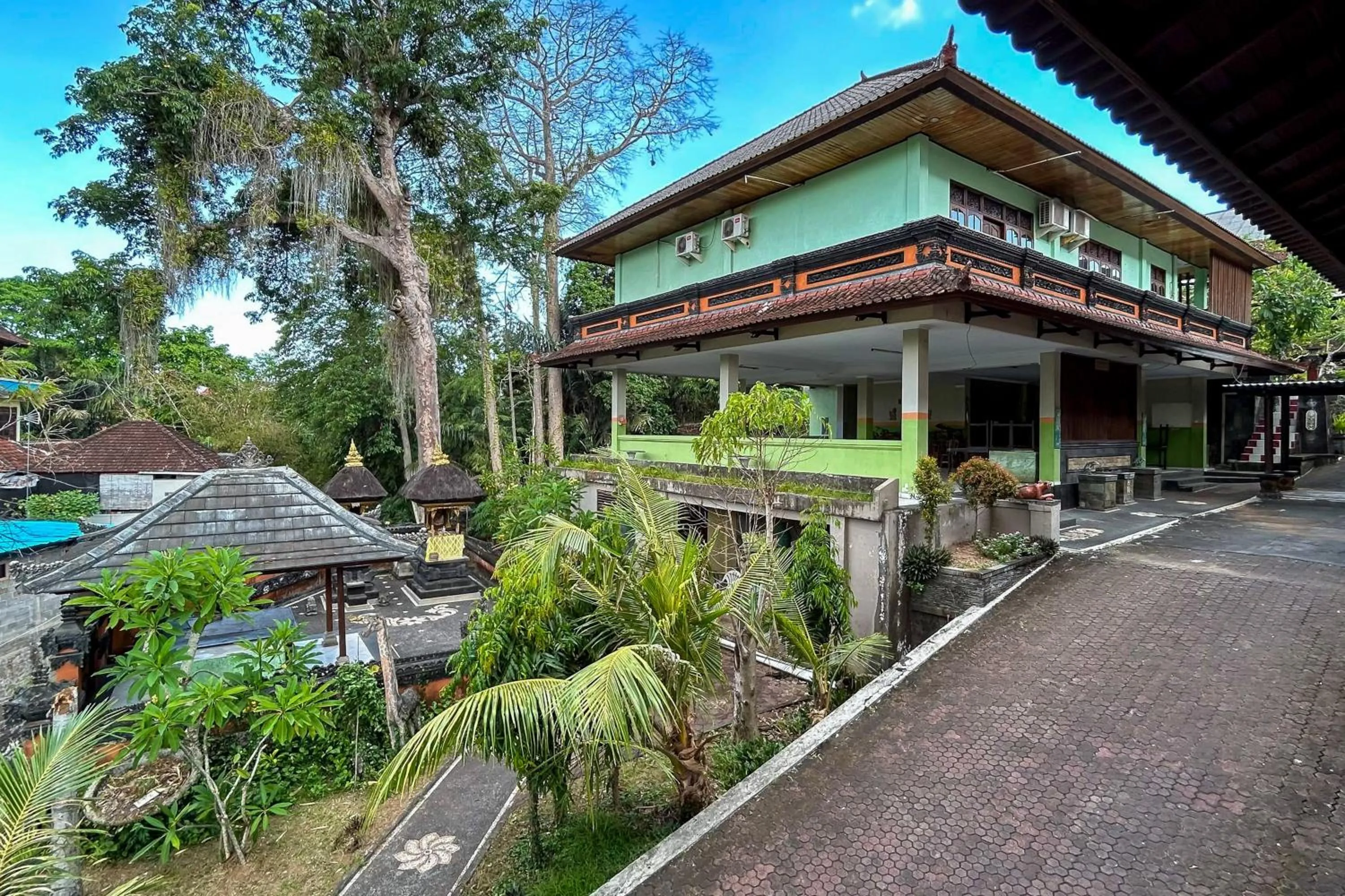Facade/entrance in Batukaru Garden Hotel Ubung Denpasar