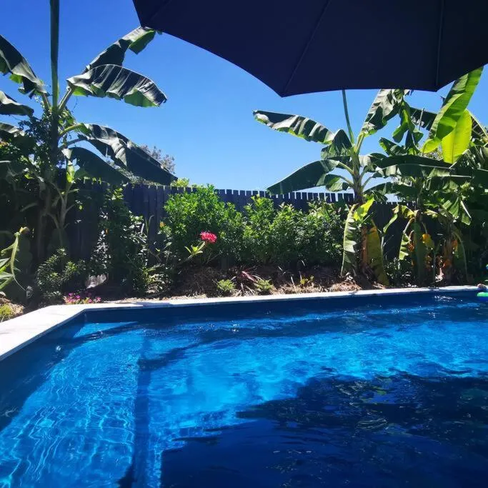 OXLEY Mineral Pool & Private Home suburbanSTAY