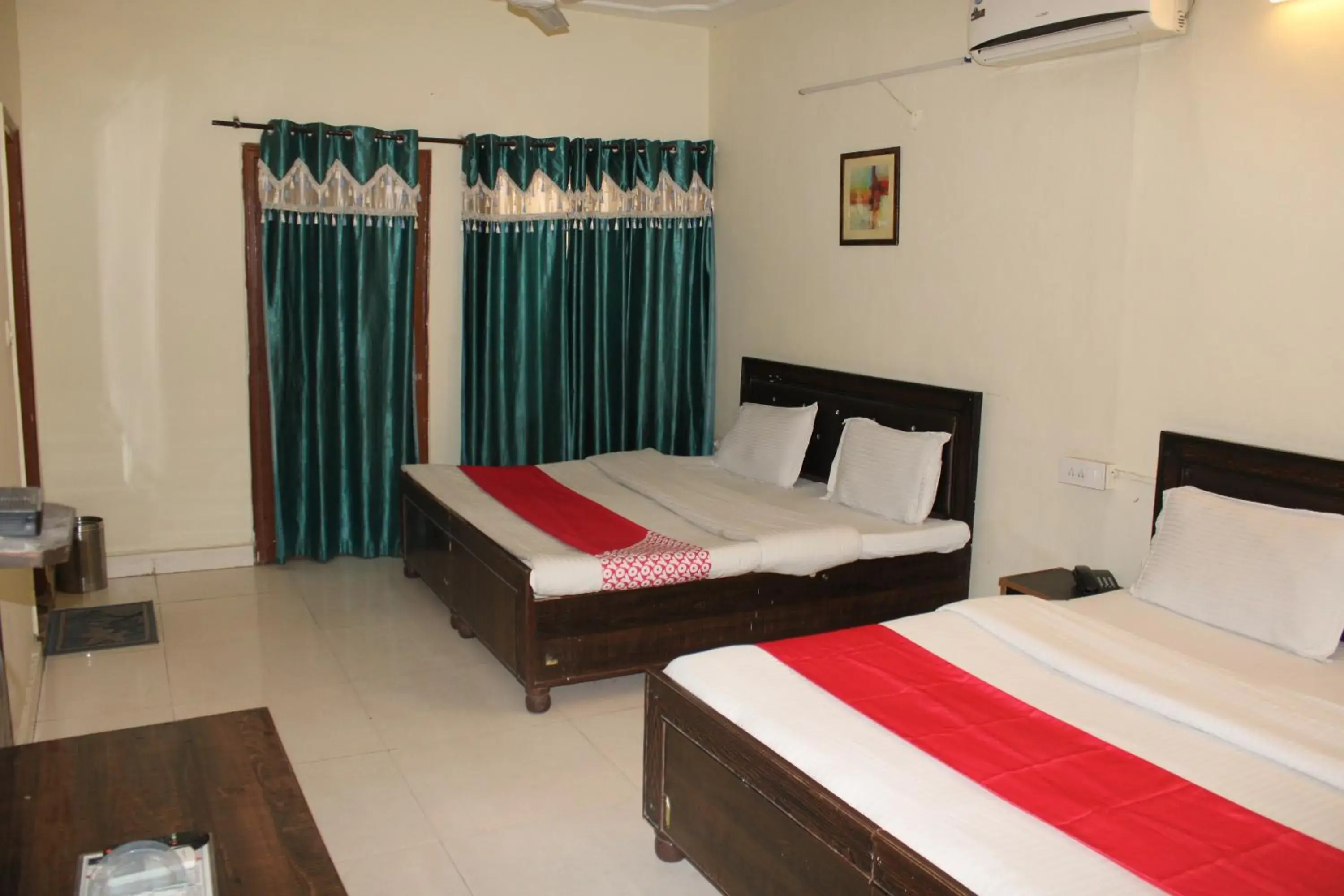 Deluxe Family Room in Hotel Royal Plaza, 4 min from Chandigarh Railway Station Deluxe Family Room in Hotel Royal Plaza, 4 min from Chandigarh Railway Station