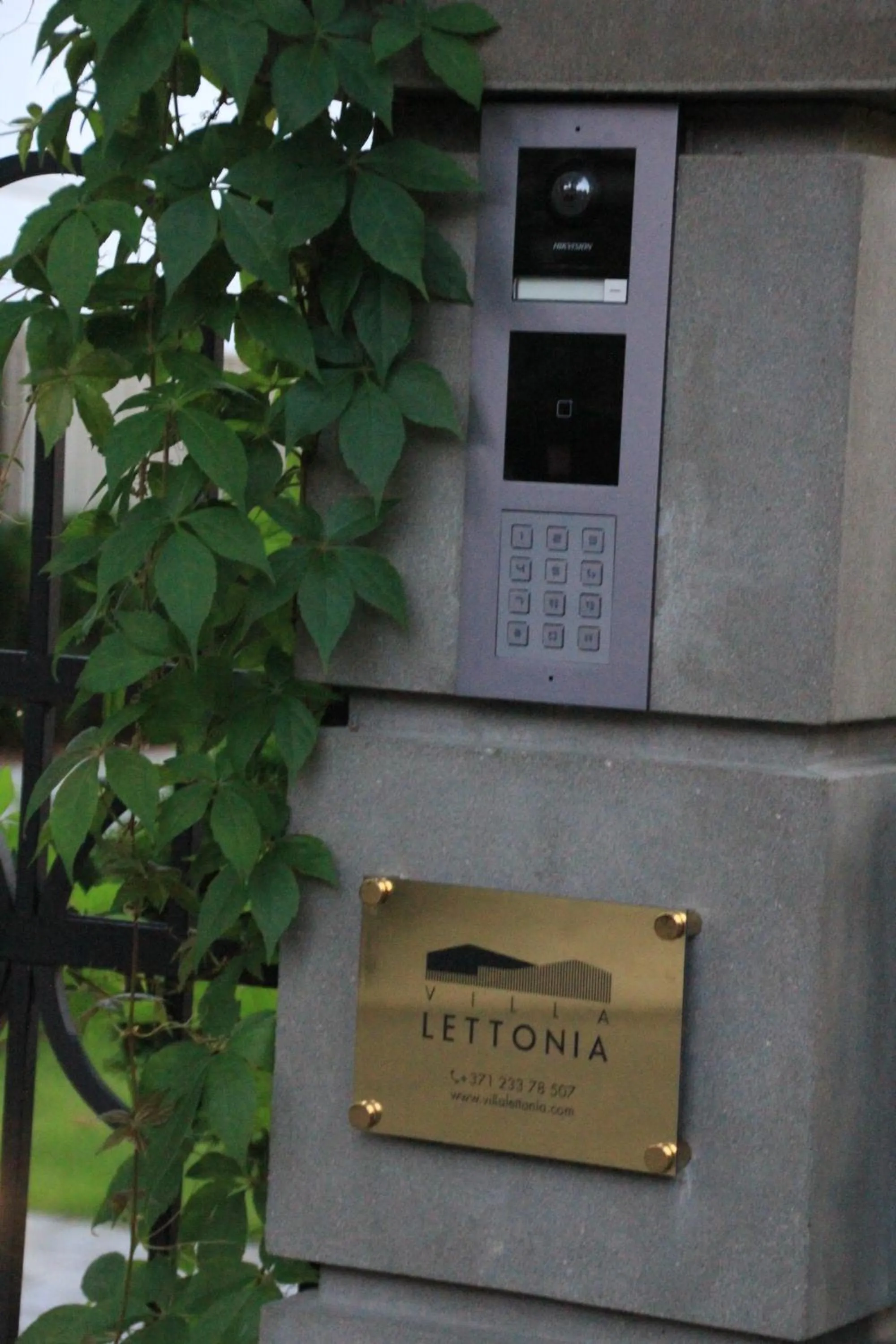 Logo/Certificate/Sign in Villa Lettonia