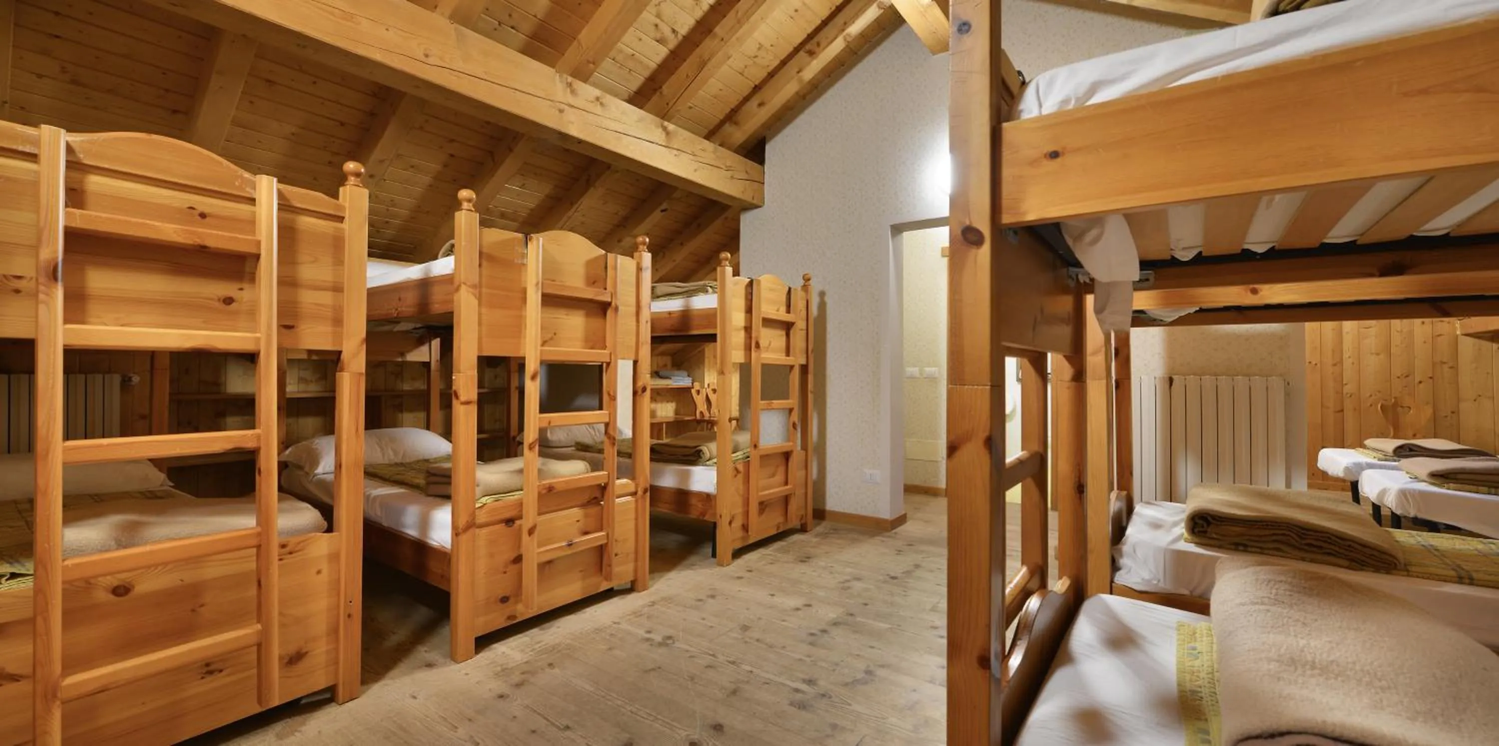 Bed in Albergo Casa Alpina San Luigi