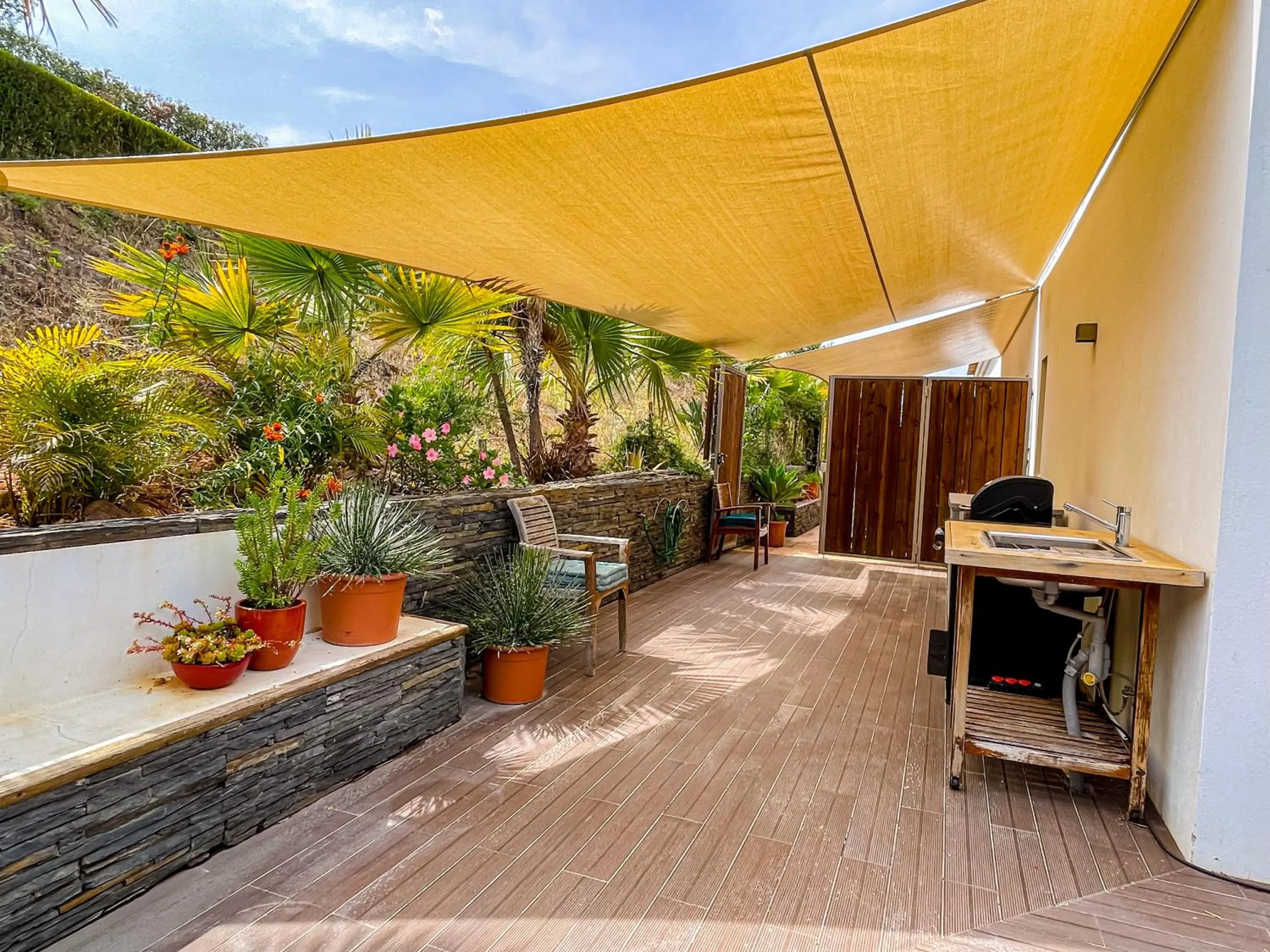 Patio in Salthouse Portugal - Exclusive East Apartment